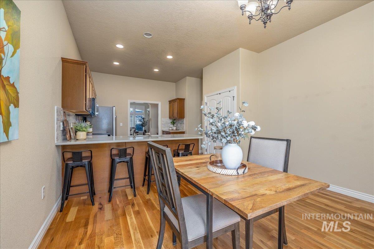 7623 N Sunglow Ave, Boise, Idaho 83714, 3 Bedrooms, 2 Bathrooms, Residential For Sale, Price $499,900,MLS 98999750