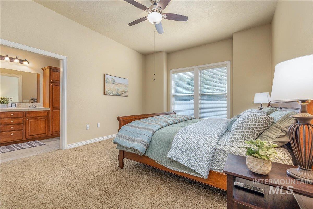 7623 N Sunglow Ave, Boise, Idaho 83714, 3 Bedrooms, 2 Bathrooms, Residential For Sale, Price $499,900,MLS 98999750