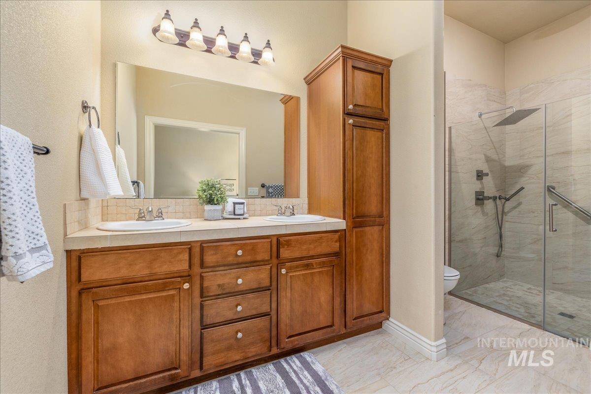 7623 N Sunglow Ave, Boise, Idaho 83714, 3 Bedrooms, 2 Bathrooms, Residential For Sale, Price $499,900,MLS 98999750