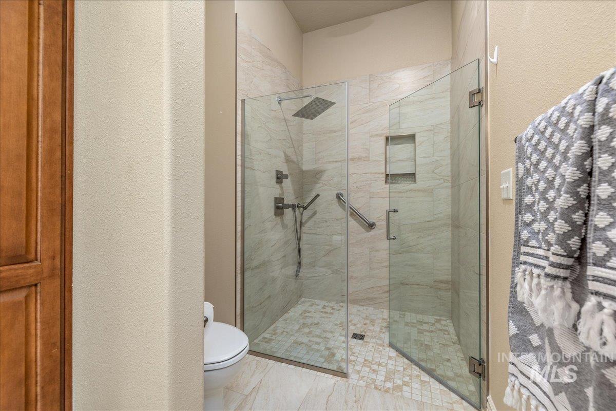 7623 N Sunglow Ave, Boise, Idaho 83714, 3 Bedrooms, 2 Bathrooms, Residential For Sale, Price $499,900,MLS 98999750
