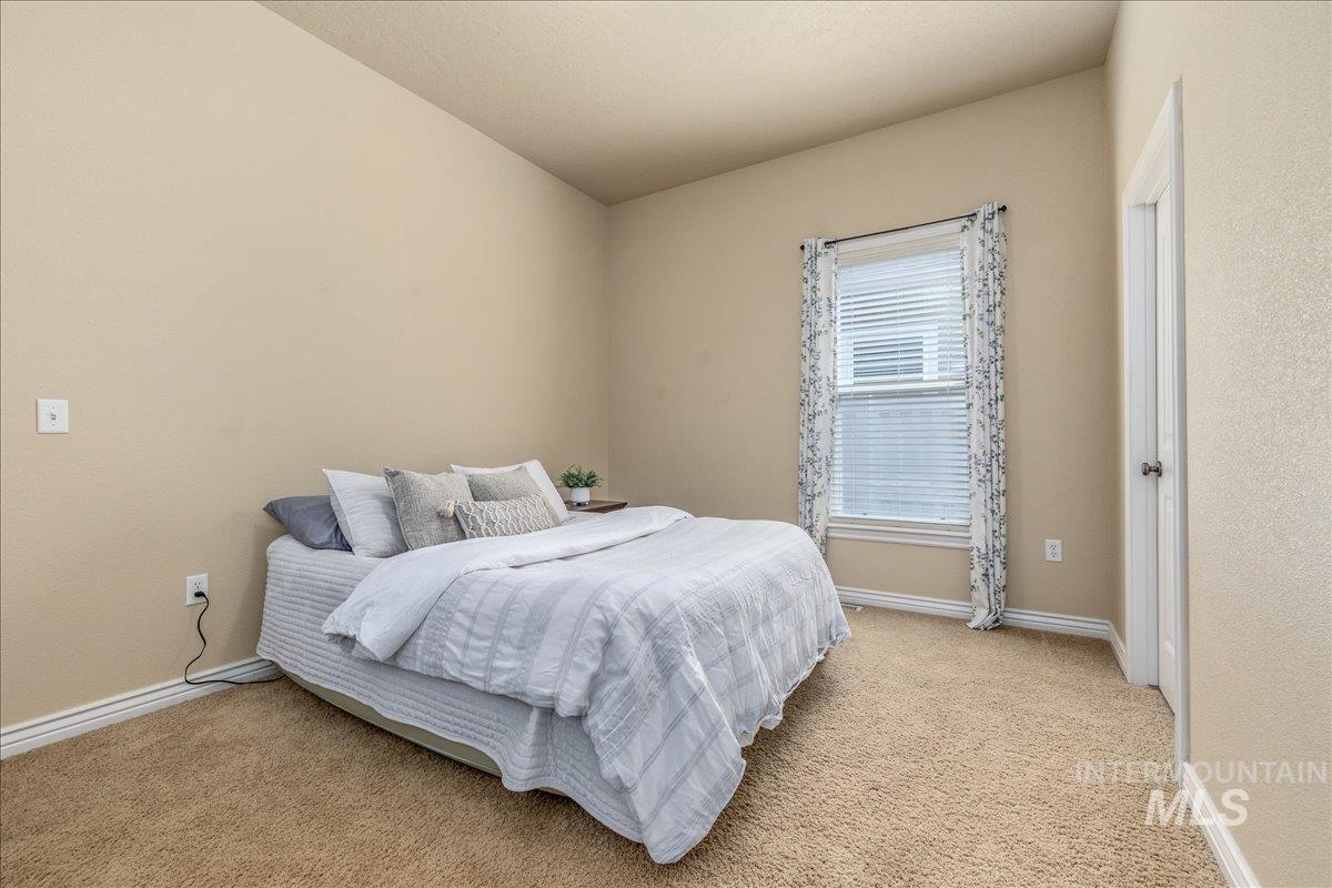 7623 N Sunglow Ave, Boise, Idaho 83714, 3 Bedrooms, 2 Bathrooms, Residential For Sale, Price $499,900,MLS 98999750