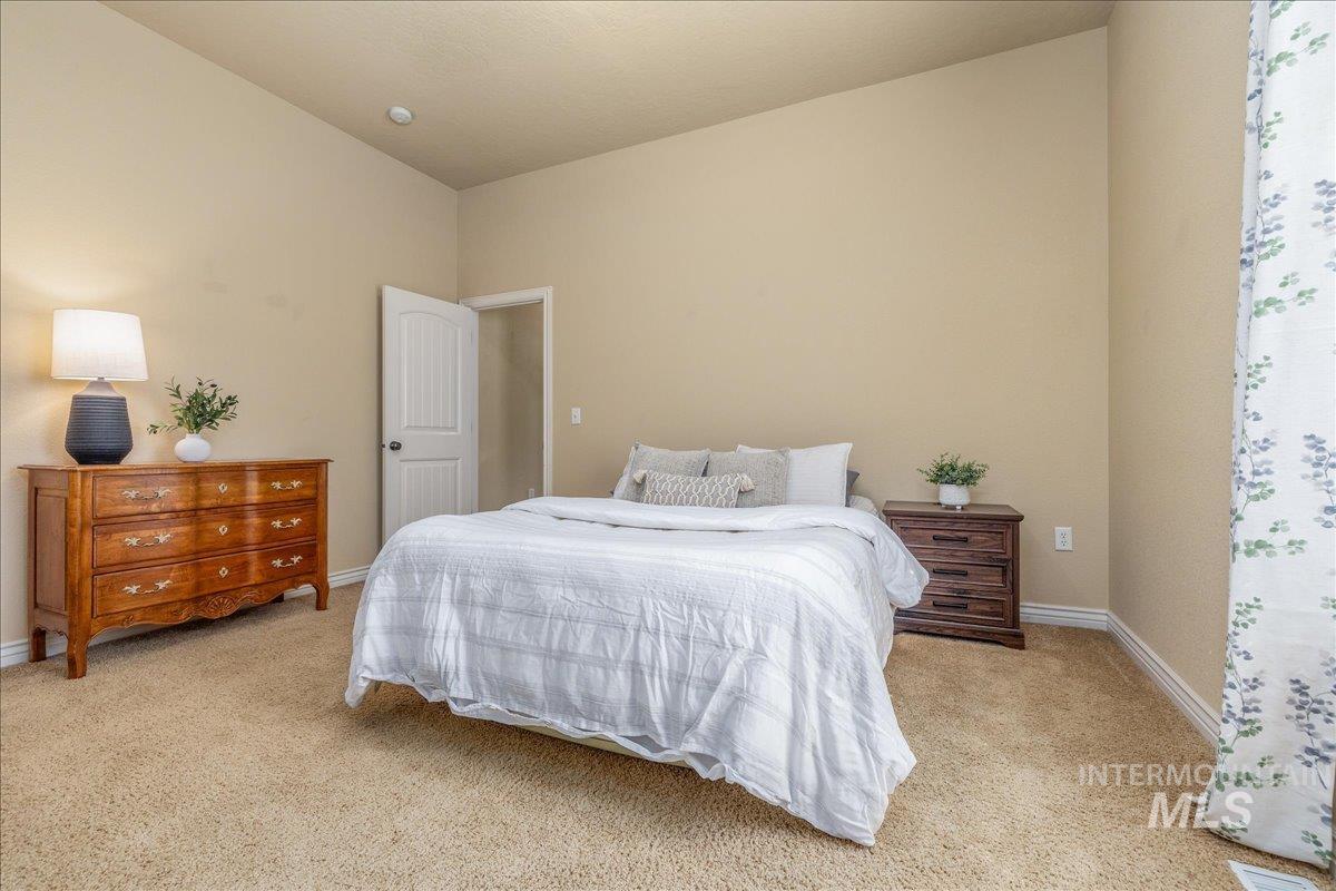 7623 N Sunglow Ave, Boise, Idaho 83714, 3 Bedrooms, 2 Bathrooms, Residential For Sale, Price $499,900,MLS 98999750