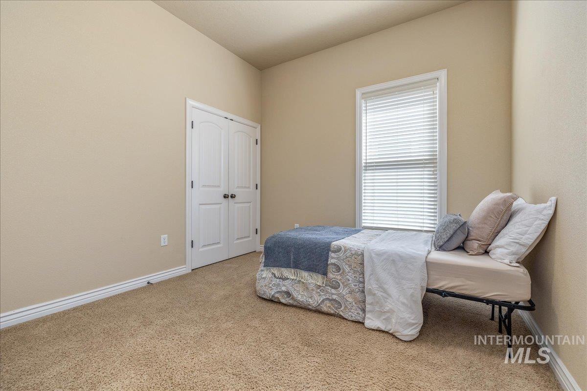 7623 N Sunglow Ave, Boise, Idaho 83714, 3 Bedrooms, 2 Bathrooms, Residential For Sale, Price $499,900,MLS 98999750