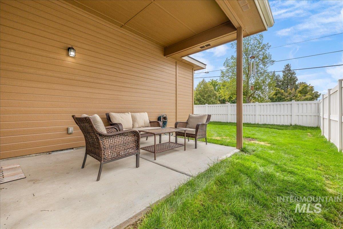 7623 N Sunglow Ave, Boise, Idaho 83714, 3 Bedrooms, 2 Bathrooms, Residential For Sale, Price $499,900,MLS 98999750