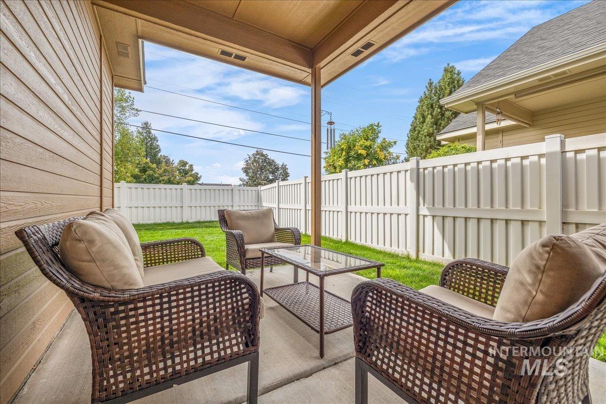 7623 N Sunglow Ave, Boise, Idaho 83714, 3 Bedrooms, 2 Bathrooms, Residential For Sale, Price $499,900,MLS 98999750