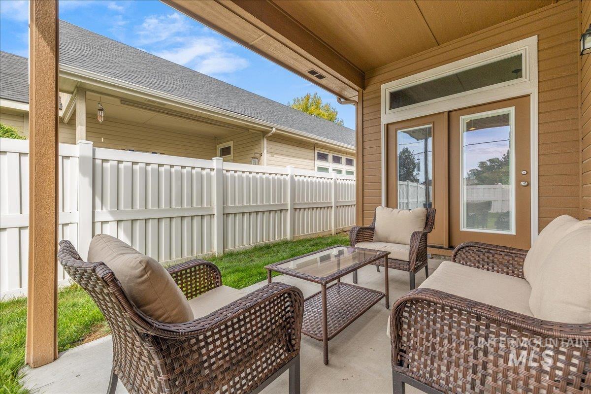 7623 N Sunglow Ave, Boise, Idaho 83714, 3 Bedrooms, 2 Bathrooms, Residential For Sale, Price $499,900,MLS 98999750