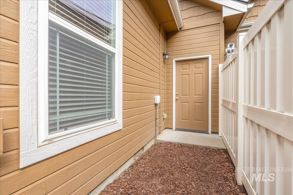 7623 N Sunglow Ave, Boise, Idaho 83714, 3 Bedrooms, 2 Bathrooms, Residential For Sale, Price $499,900,MLS 98999750