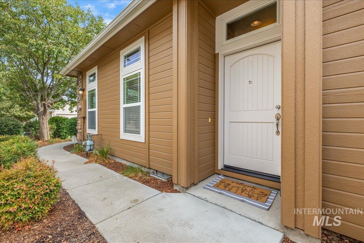 7623 N Sunglow Ave, Boise, Idaho 83714, 3 Bedrooms, 2 Bathrooms, Residential For Sale, Price $499,900,MLS 98999750