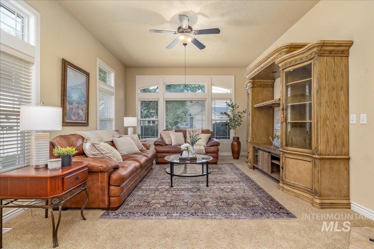 7623 N Sunglow Ave, Boise, Idaho 83714, 3 Bedrooms, 2 Bathrooms, Residential For Sale, Price $499,900,MLS 98999750