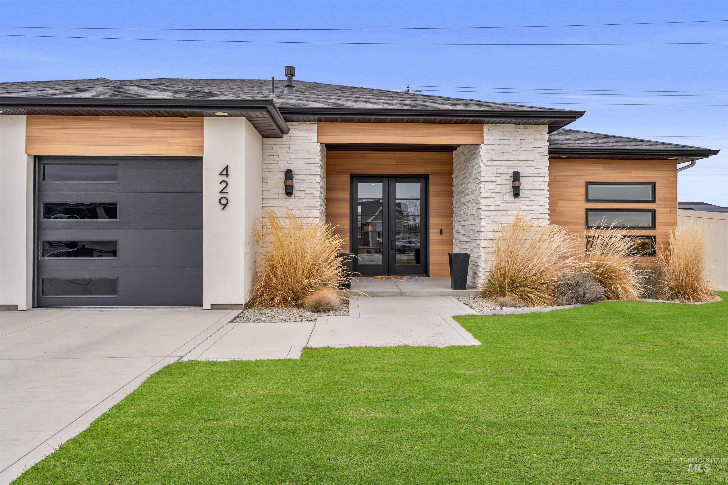 429 Meadowview Ln. N, Twin Falls, Idaho 83301, 3 Bedrooms, 2.5 Bathrooms, Residential For Sale, Price $574,900,MLS 98999751
