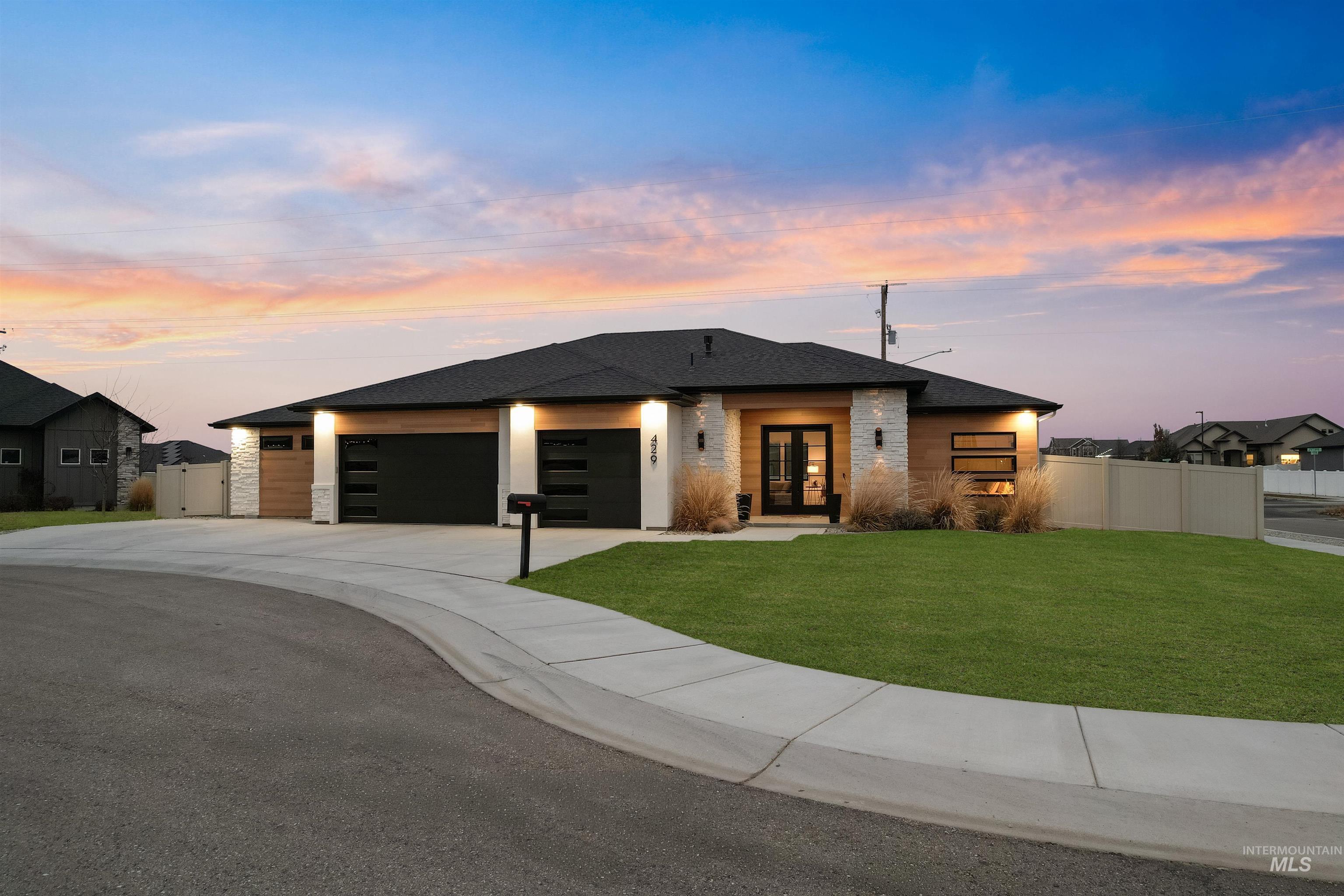 429 Meadowview Ln. N, Twin Falls, Idaho 83301, 3 Bedrooms, 2.5 Bathrooms, Residential For Sale, Price $574,900,MLS 98999751