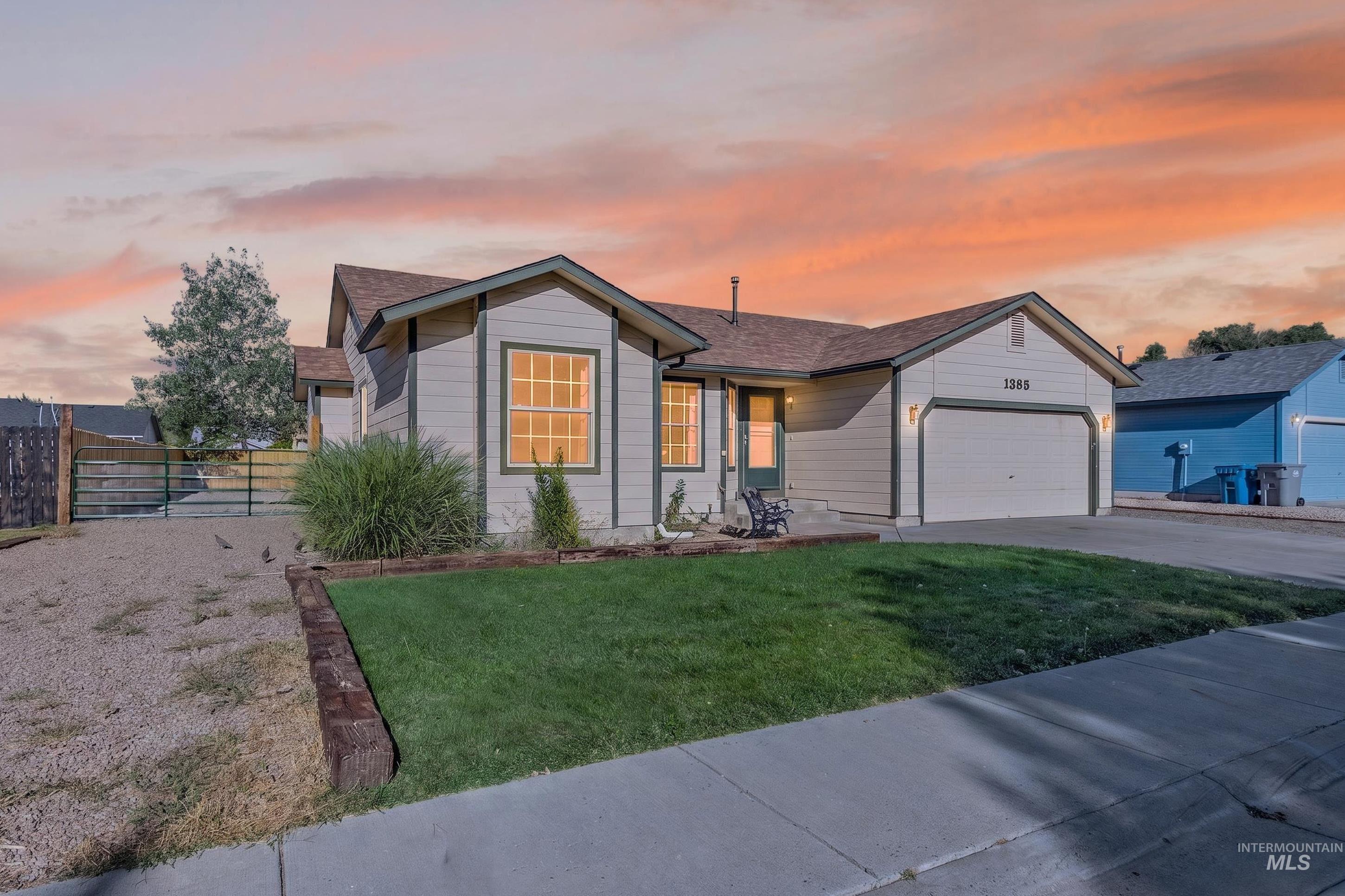 1385 Rosewood St, Mountain Home, Idaho 83647, 4 Bedrooms, 2 Bathrooms, Residential For Sale, Price $339,999,MLS 98999755