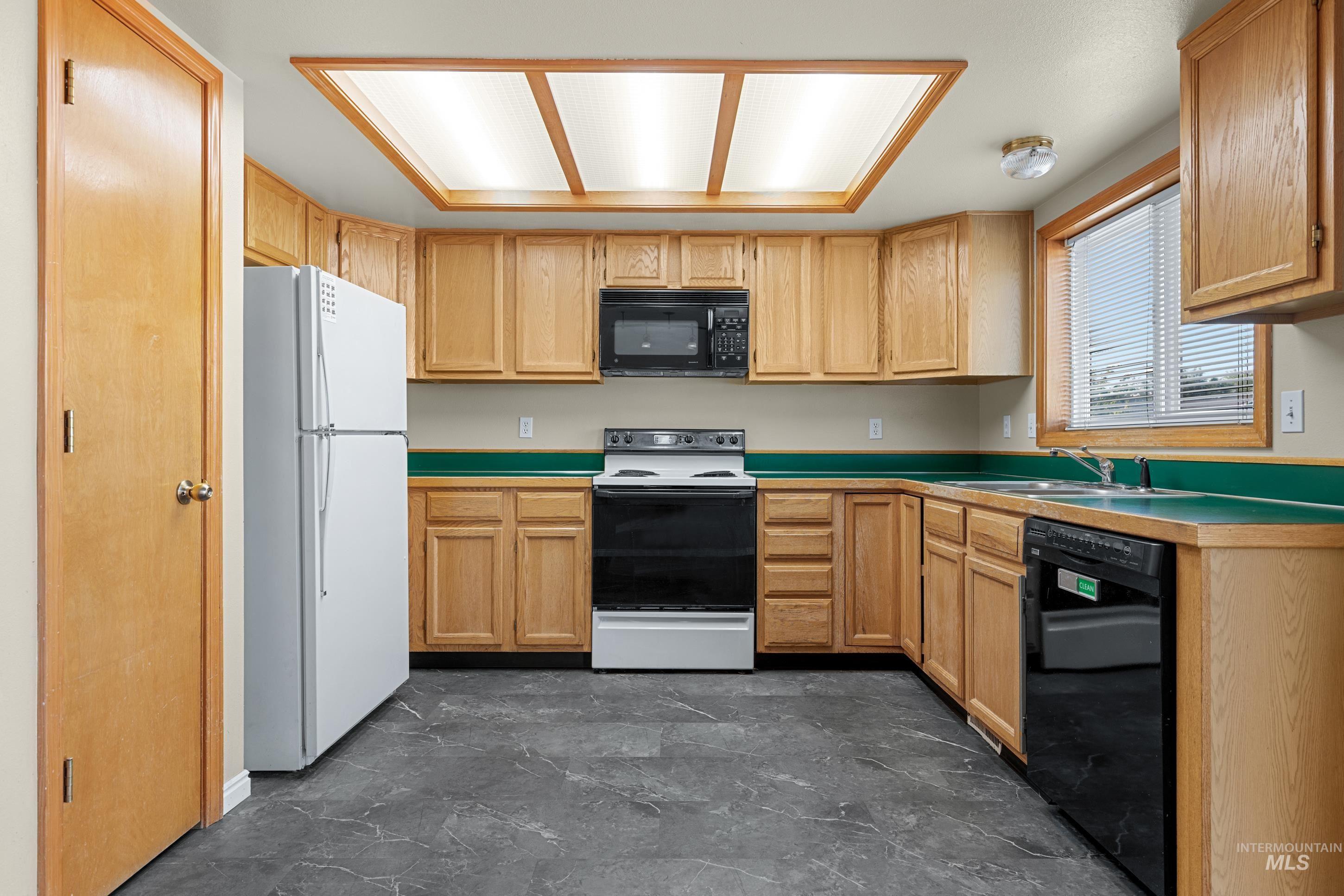 1385 Rosewood St, Mountain Home, Idaho 83647, 4 Bedrooms, 2 Bathrooms, Residential For Sale, Price $339,999,MLS 98999755