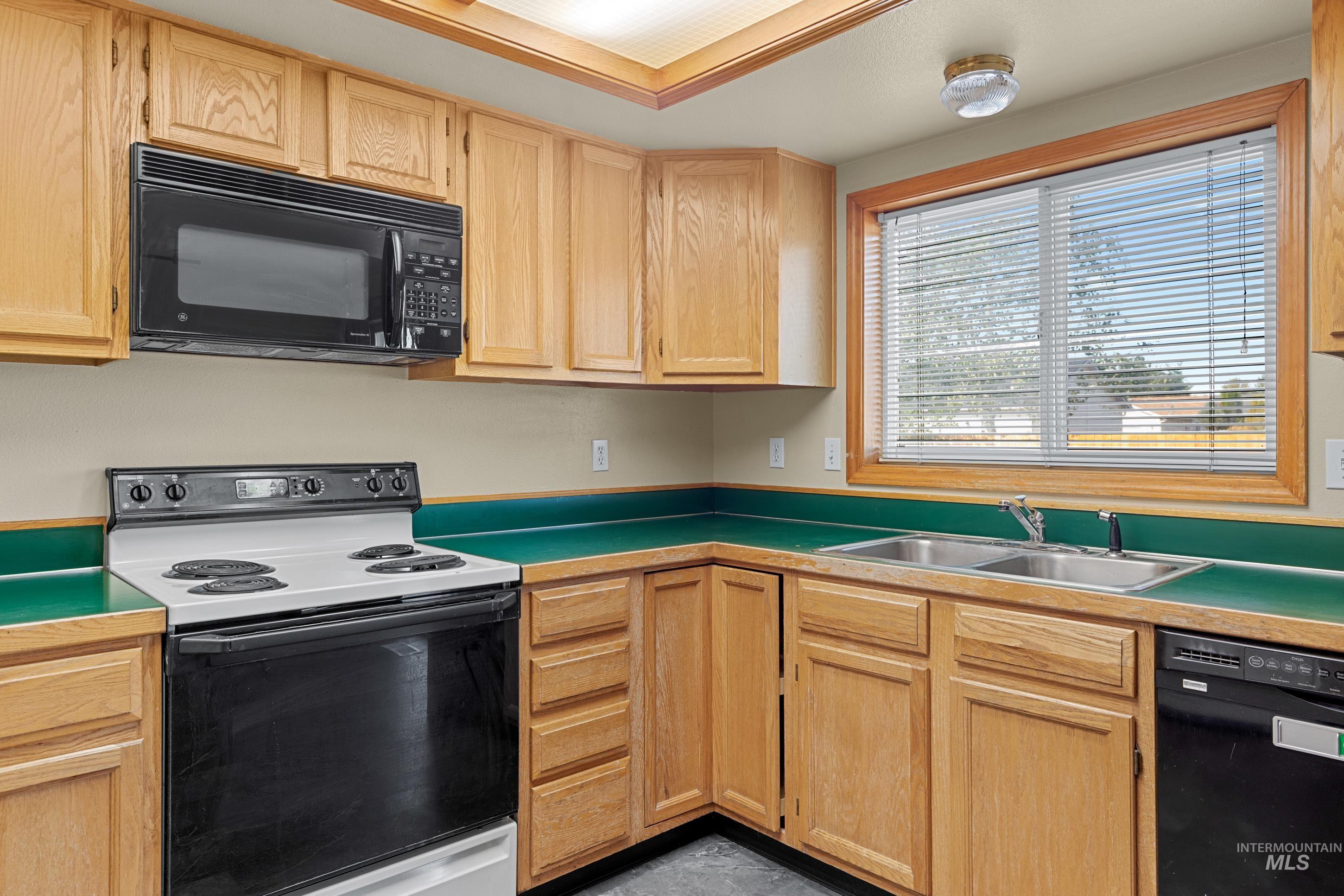 1385 Rosewood St, Mountain Home, Idaho 83647, 4 Bedrooms, 2 Bathrooms, Residential For Sale, Price $339,999,MLS 98999755