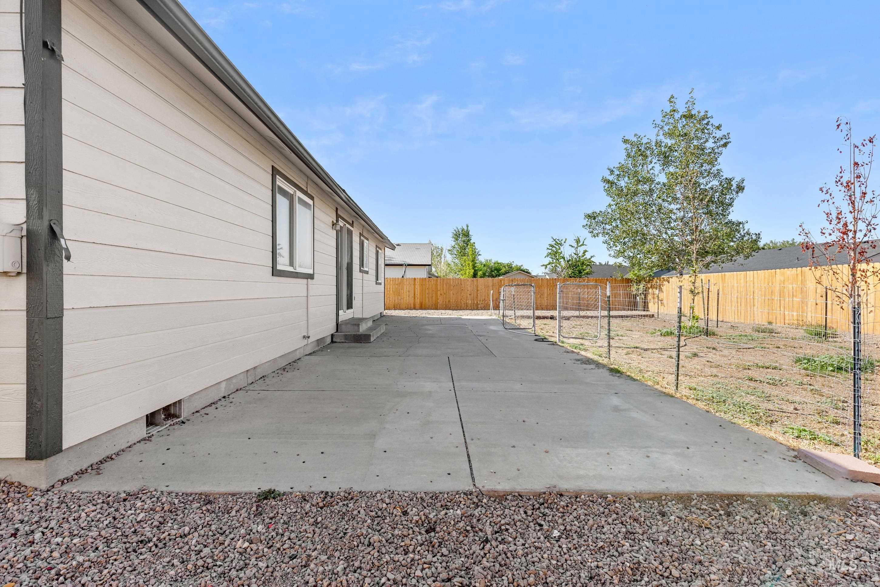 1385 Rosewood St, Mountain Home, Idaho 83647, 4 Bedrooms, 2 Bathrooms, Residential For Sale, Price $339,999,MLS 98999755