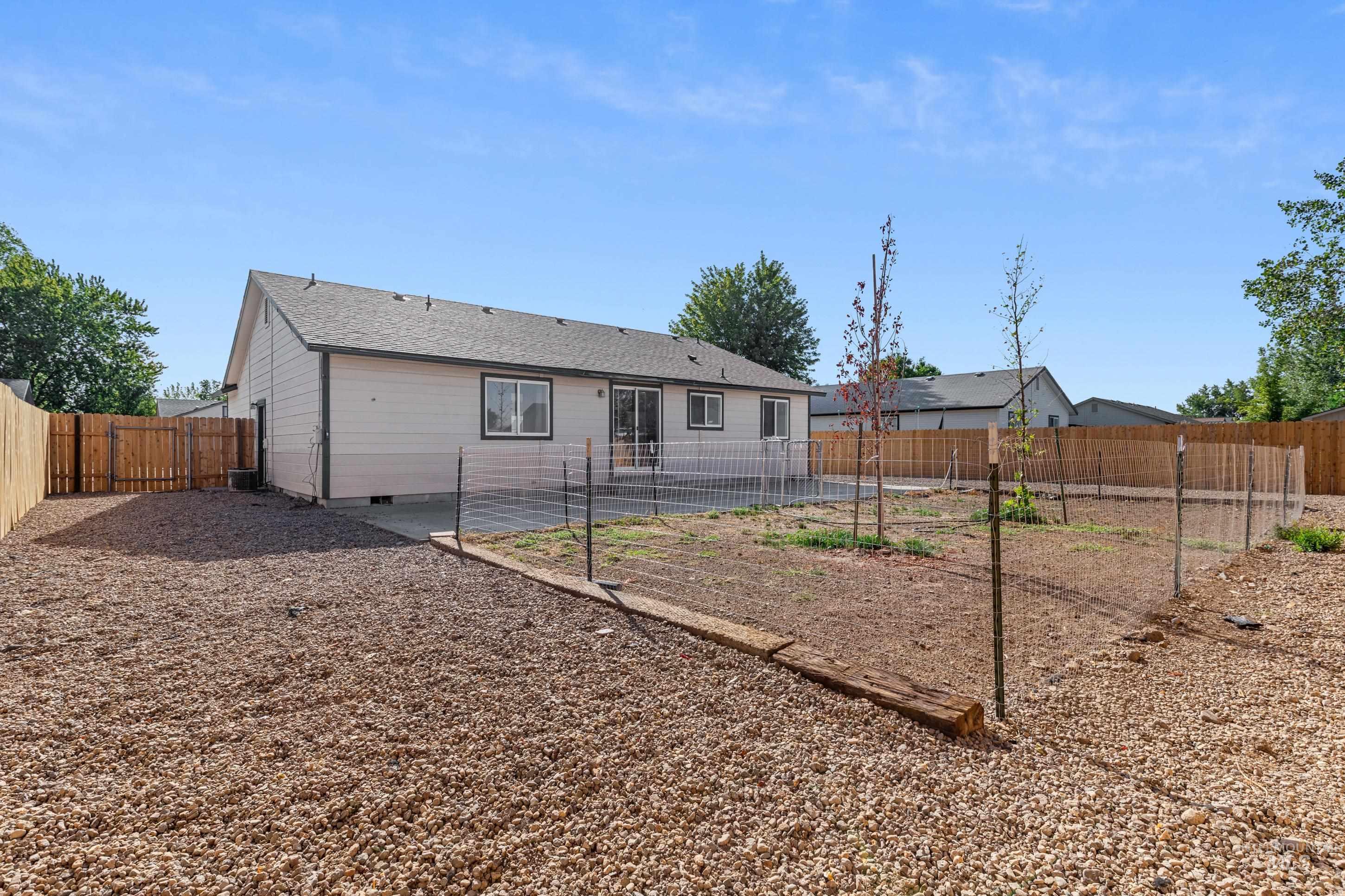 1385 Rosewood St, Mountain Home, Idaho 83647, 4 Bedrooms, 2 Bathrooms, Residential For Sale, Price $339,999,MLS 98999755