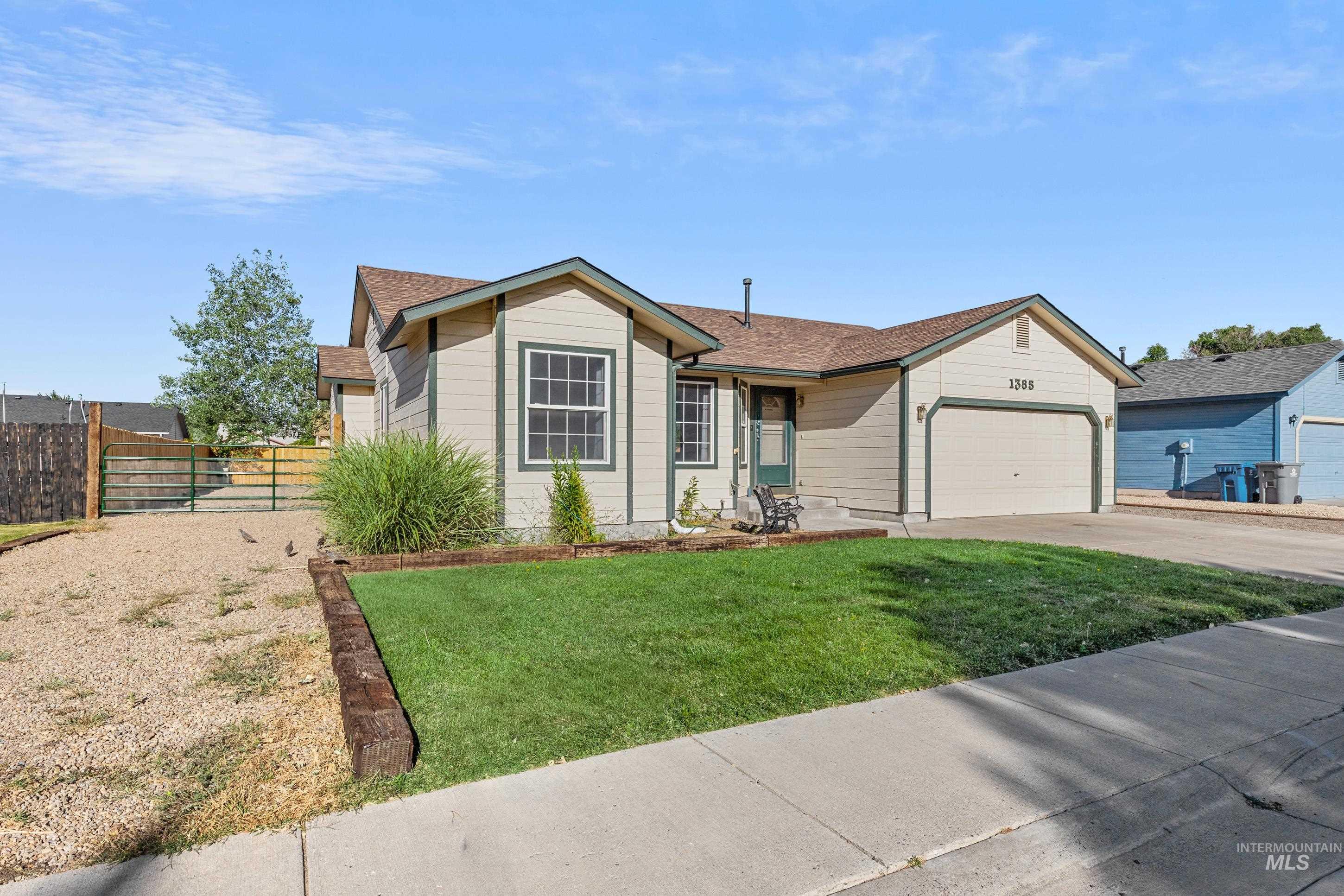 1385 Rosewood St, Mountain Home, Idaho 83647, 4 Bedrooms, 2 Bathrooms, Residential For Sale, Price $339,999,MLS 98999755