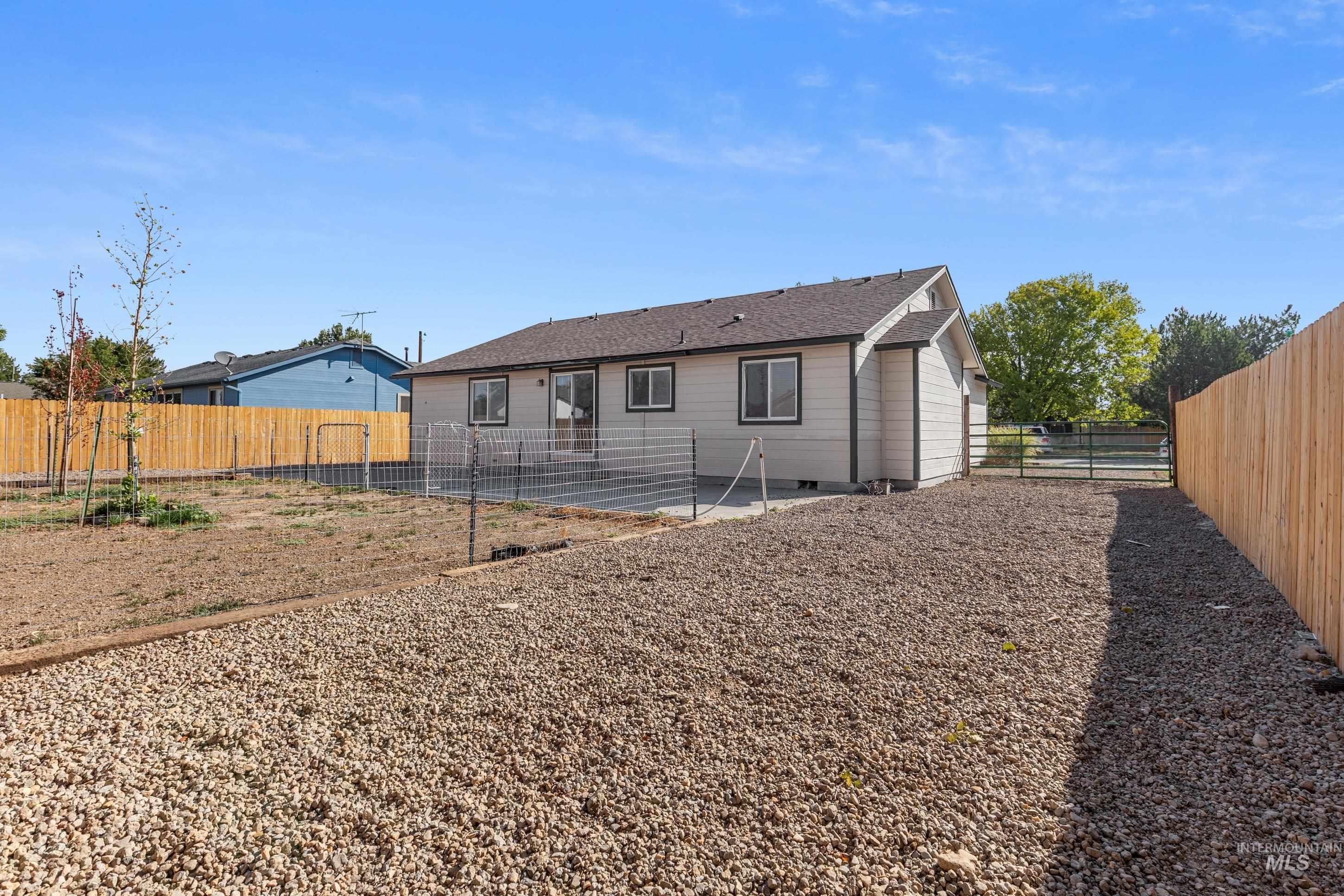 1385 Rosewood St, Mountain Home, Idaho 83647, 4 Bedrooms, 2 Bathrooms, Residential For Sale, Price $339,999,MLS 98999755