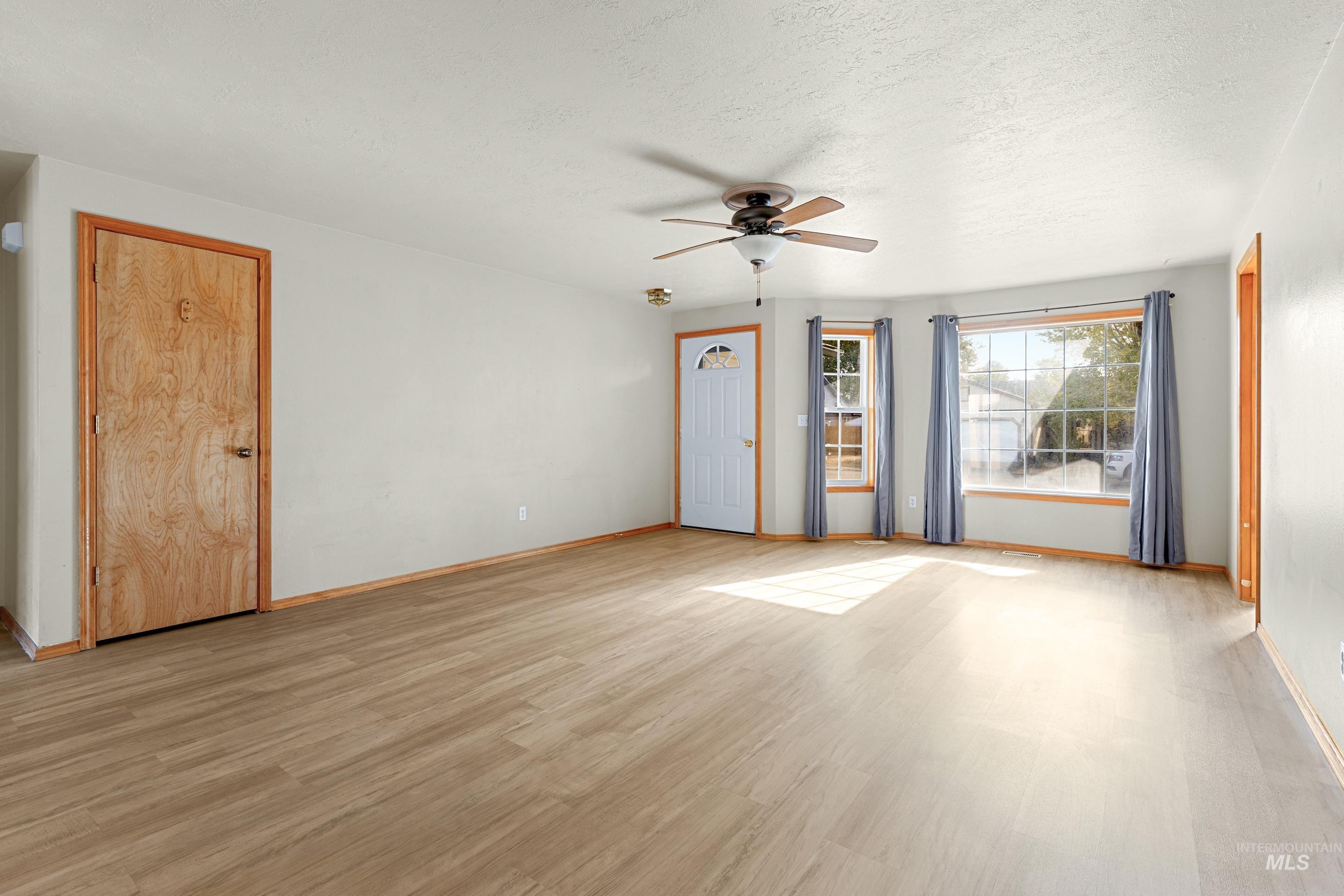 1385 Rosewood St, Mountain Home, Idaho 83647, 4 Bedrooms, 2 Bathrooms, Residential For Sale, Price $339,999,MLS 98999755