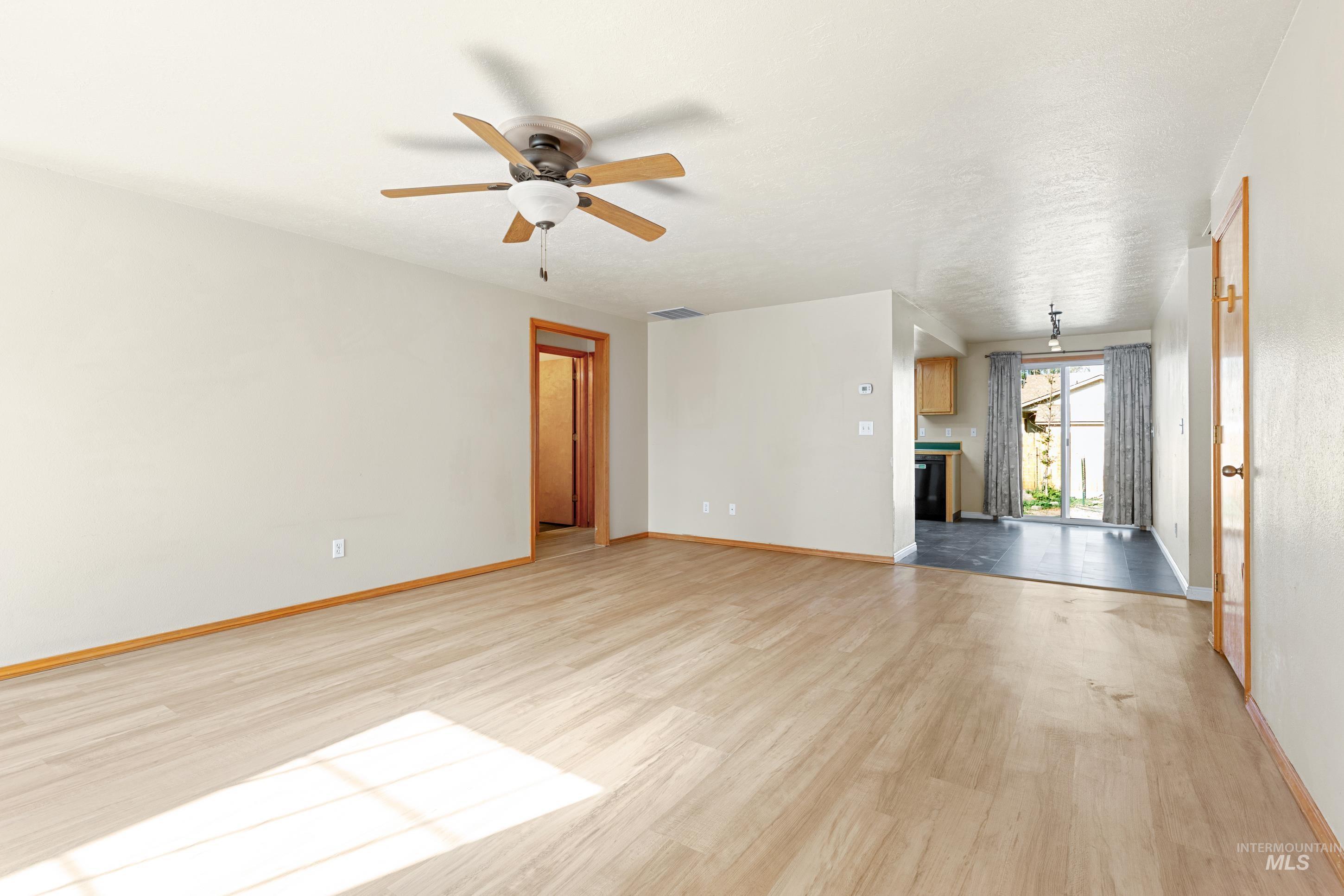 1385 Rosewood St, Mountain Home, Idaho 83647, 4 Bedrooms, 2 Bathrooms, Residential For Sale, Price $339,999,MLS 98999755