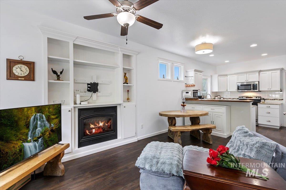 4390 N Five Mile Rd, Boise, Idaho 83713, 2 Bedrooms, 2.5 Bathrooms, Residential For Sale, Price $355,000, 98999756