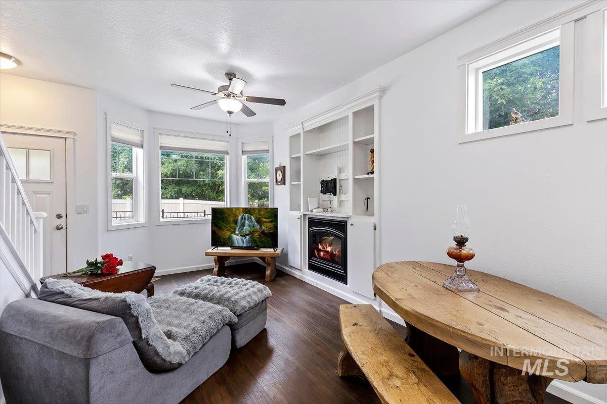 4390 N Five Mile Rd, Boise, Idaho 83713, 2 Bedrooms, 2.5 Bathrooms, Residential For Sale, Price $355,000, 98999756