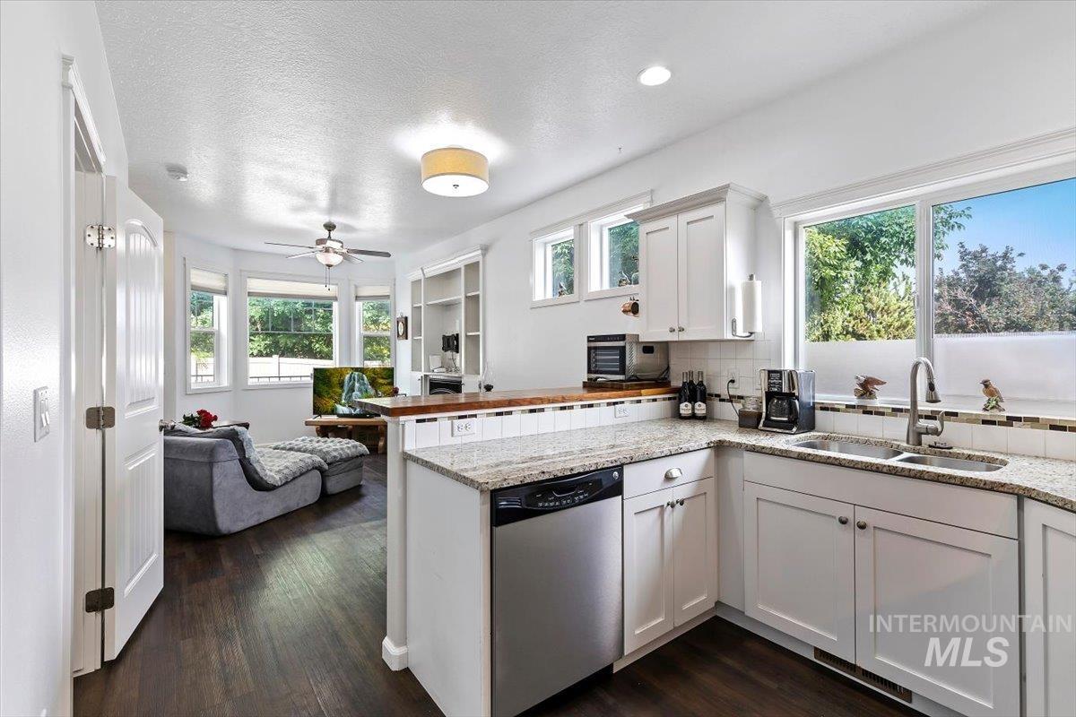 4390 N Five Mile Rd, Boise, Idaho 83713, 2 Bedrooms, 2.5 Bathrooms, Residential For Sale, Price $355,000, 98999756