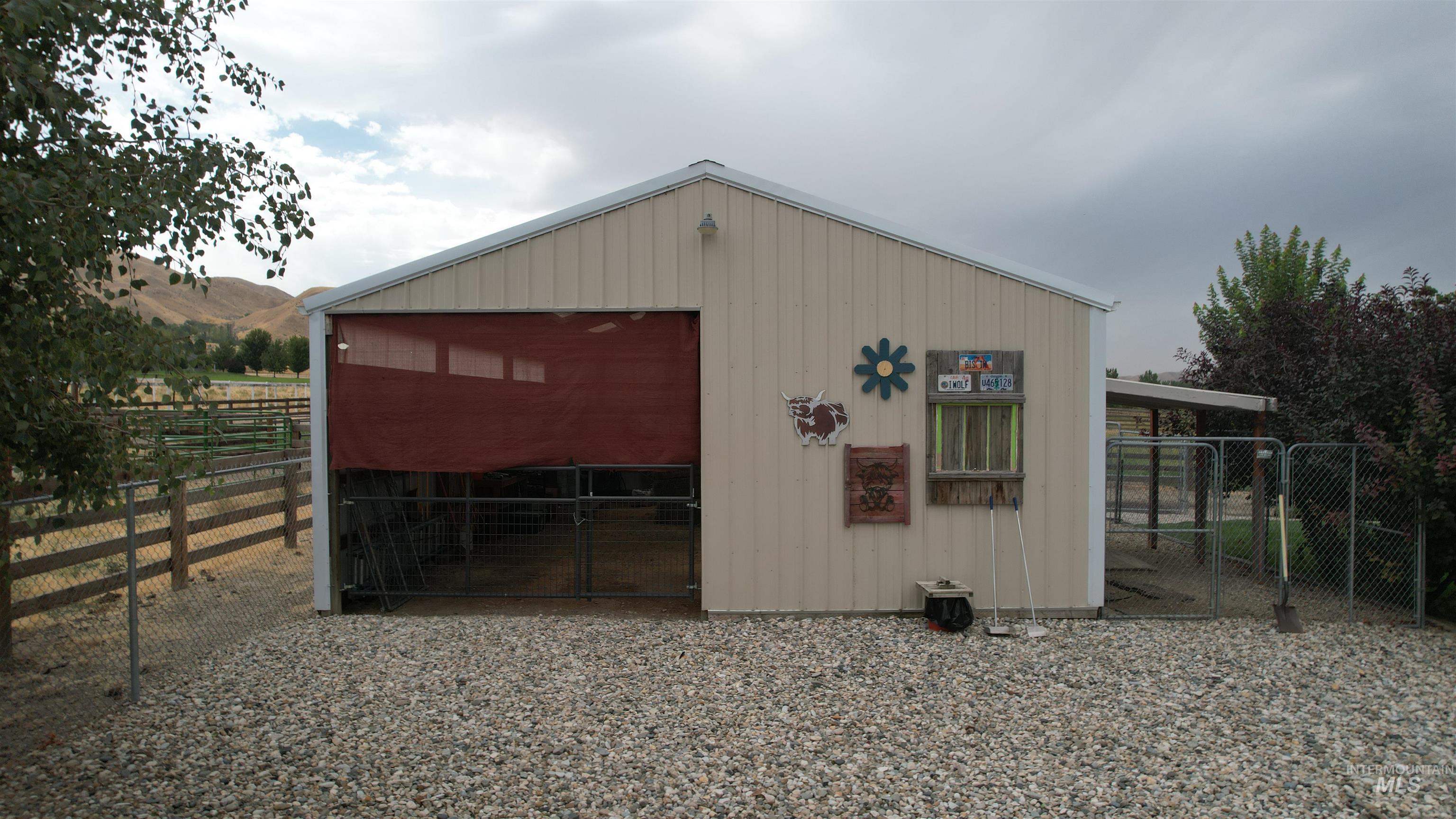 3400 Elk Horn Lane, Emmett, Idaho 83617, 3 Bedrooms, 2.5 Bathrooms, Residential For Sale, Price $935,000, 98999757