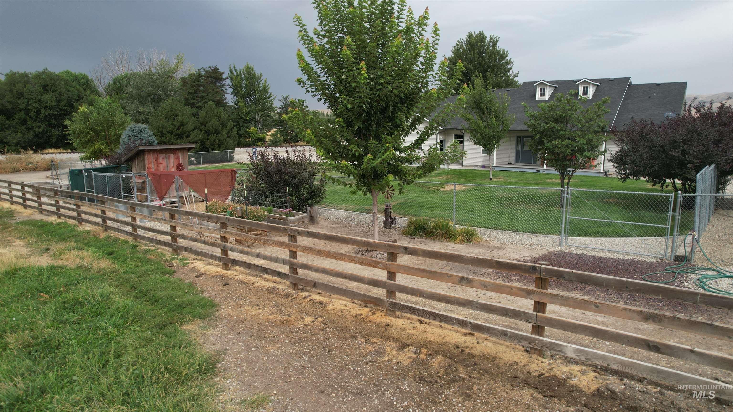 3400 Elk Horn Lane, Emmett, Idaho 83617, 3 Bedrooms, 2.5 Bathrooms, Residential For Sale, Price $935,000, 98999757