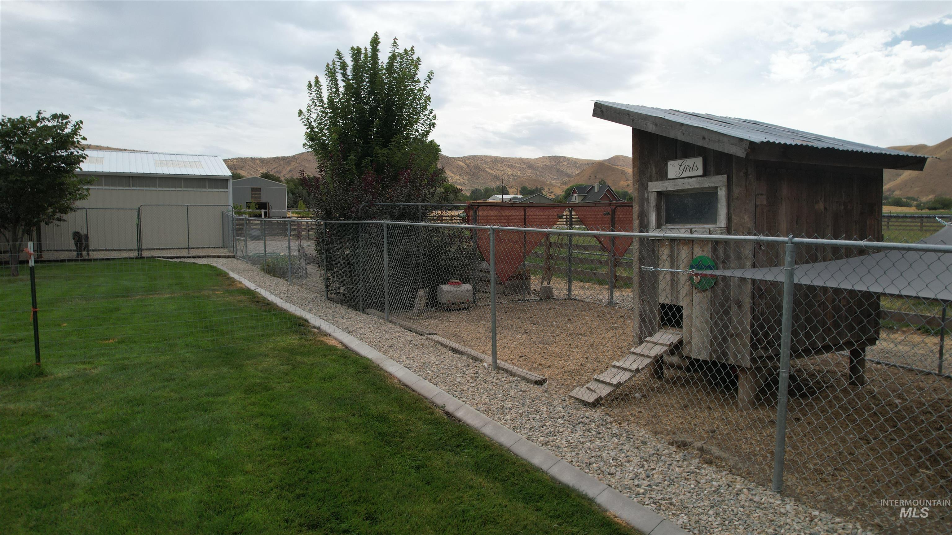 3400 Elk Horn Lane, Emmett, Idaho 83617, 3 Bedrooms, 2.5 Bathrooms, Residential For Sale, Price $935,000, 98999757