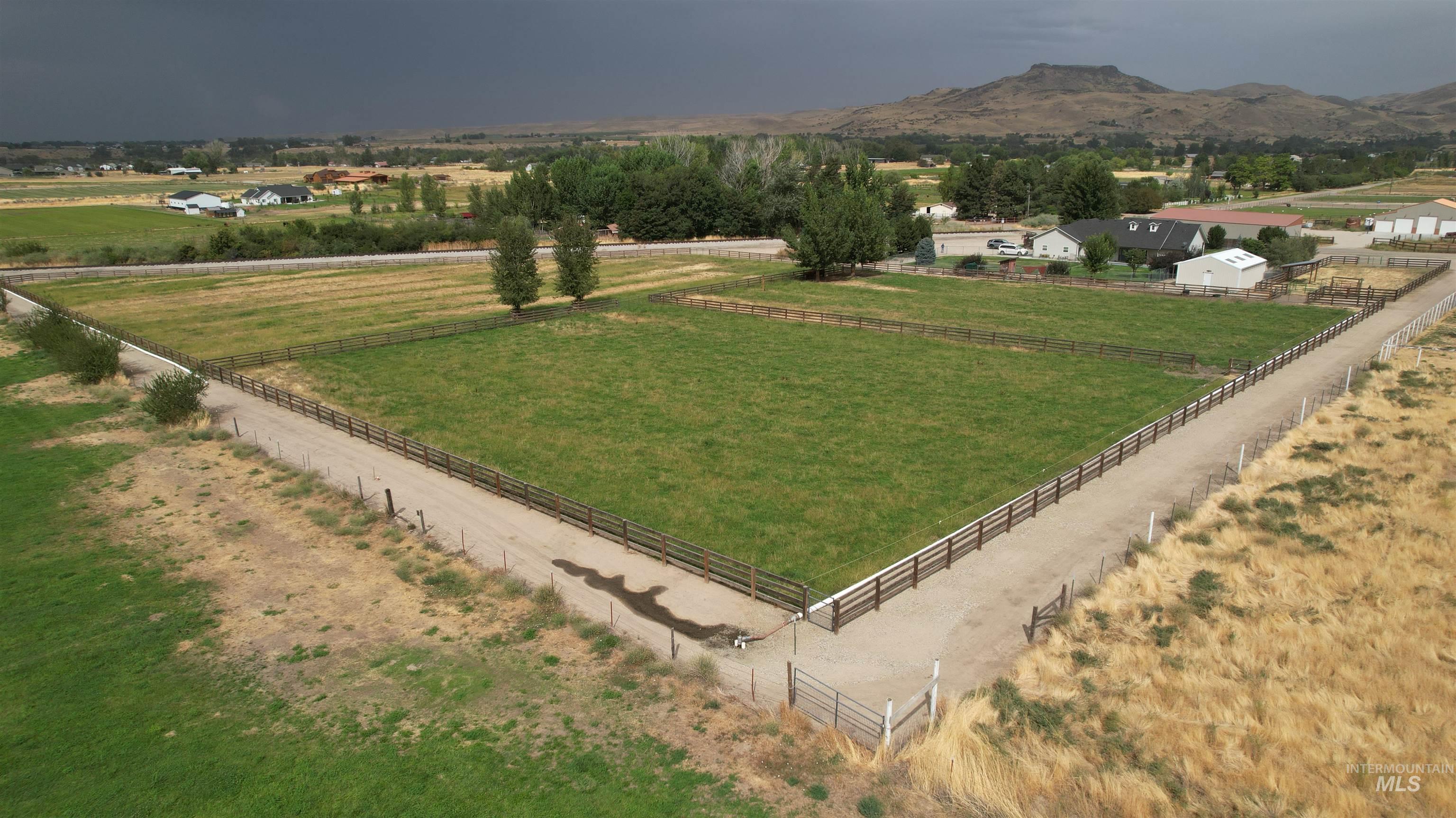 3400 Elk Horn Lane, Emmett, Idaho 83617, 3 Bedrooms, 2.5 Bathrooms, Residential For Sale, Price $935,000, 98999757
