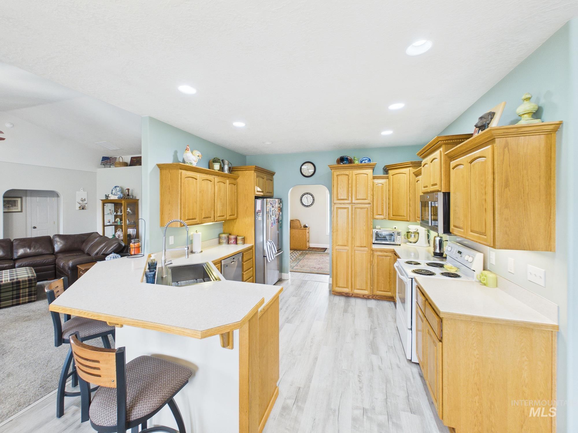 3400 Elk Horn Lane, Emmett, Idaho 83617, 3 Bedrooms, 2.5 Bathrooms, Residential For Sale, Price $935,000, 98999757