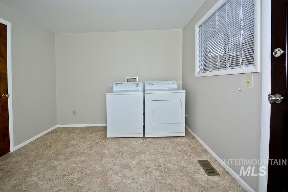 2011 S Colorado Ave, Boise, Idaho 83706, 2 Bedrooms, 1 Bathroom, Residential Income For Sale, Price $559,900, 98999762