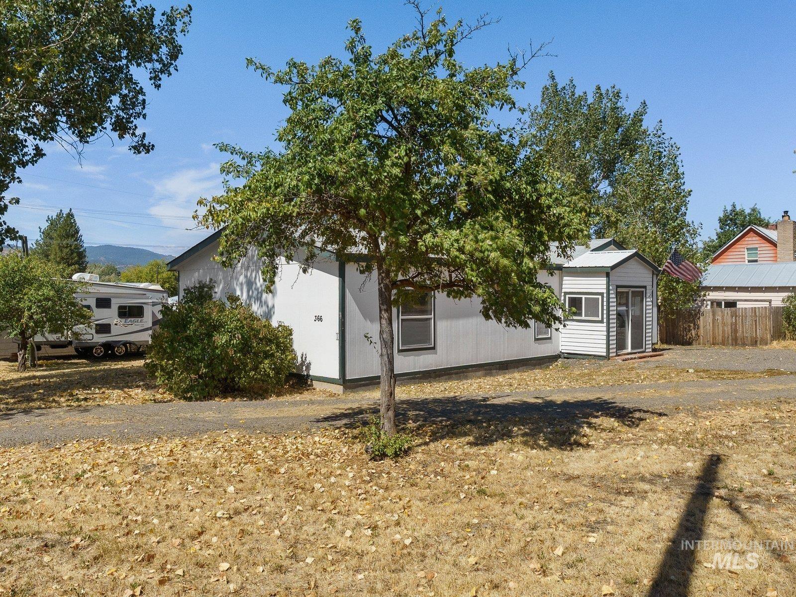366 1st Ave., Council, Idaho 83612, 2 Bedrooms, 2 Bathrooms, Residential For Sale, Price $279,000,MLS 98999764