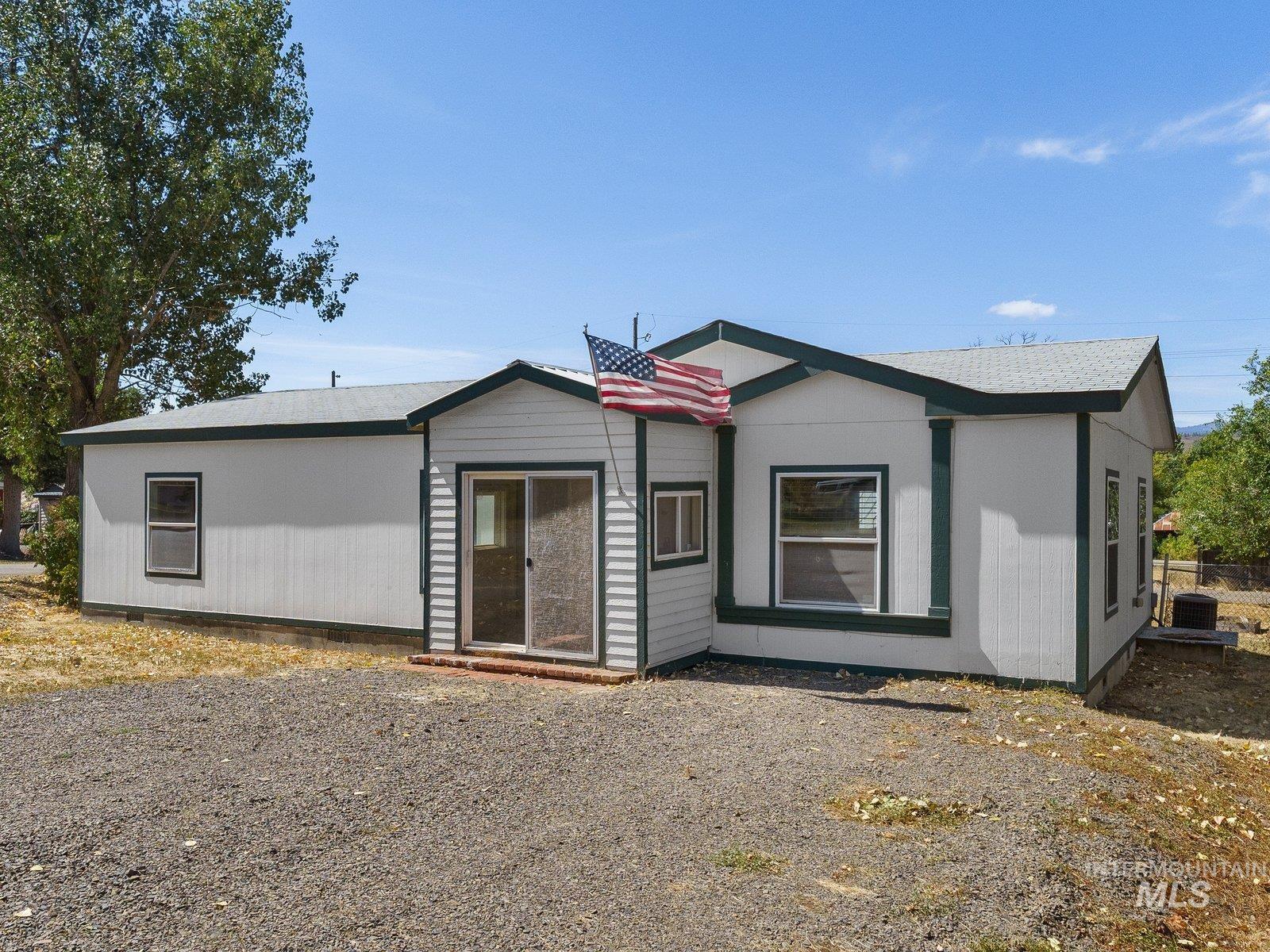 366 1st Ave., Council, Idaho 83612, 2 Bedrooms, 2 Bathrooms, Residential For Sale, Price $279,000,MLS 98999764