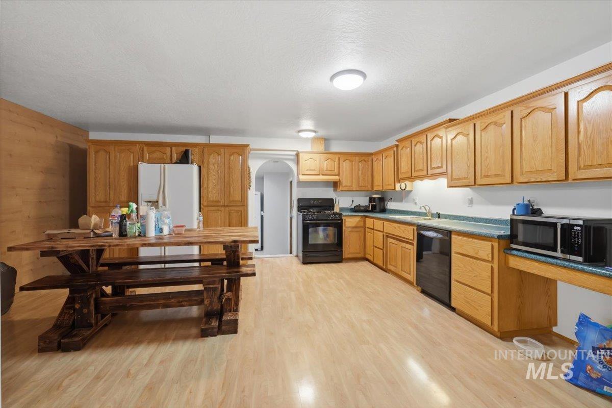 400 S 16th St, Payette, Idaho 83661, 3 Bedrooms, 1 Bathroom, Residential For Sale, Price $410,000, 98999767