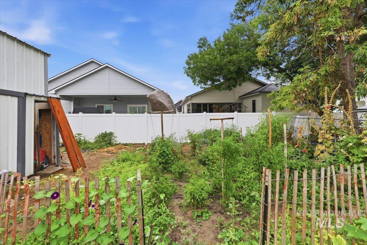 400 S 16th St, Payette, Idaho 83661, 3 Bedrooms, 1 Bathroom, Residential For Sale, Price $410,000, 98999767