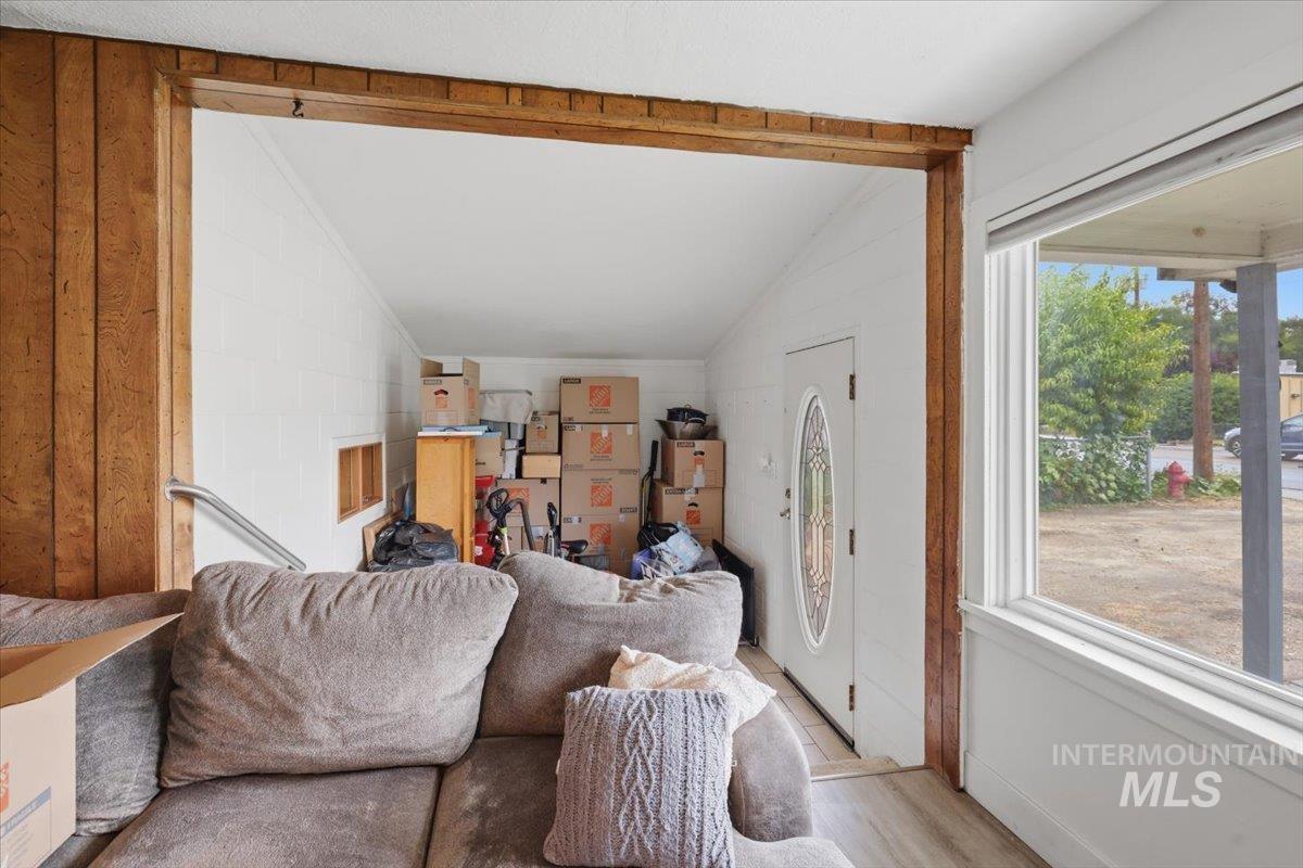400 S 16th St, Payette, Idaho 83661, 3 Bedrooms, 1 Bathroom, Residential For Sale, Price $410,000, 98999767