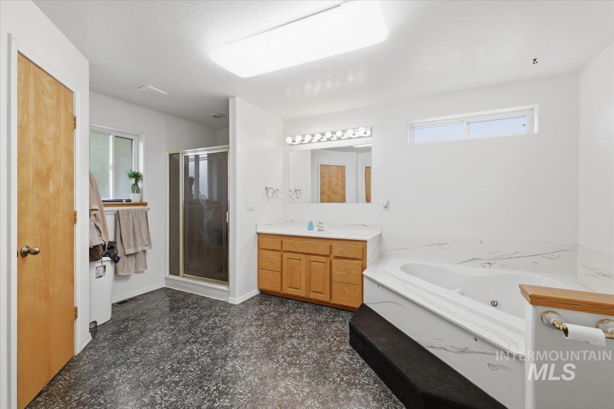 400 S 16th St, Payette, Idaho 83661, 3 Bedrooms, 1 Bathroom, Residential For Sale, Price $410,000, 98999767