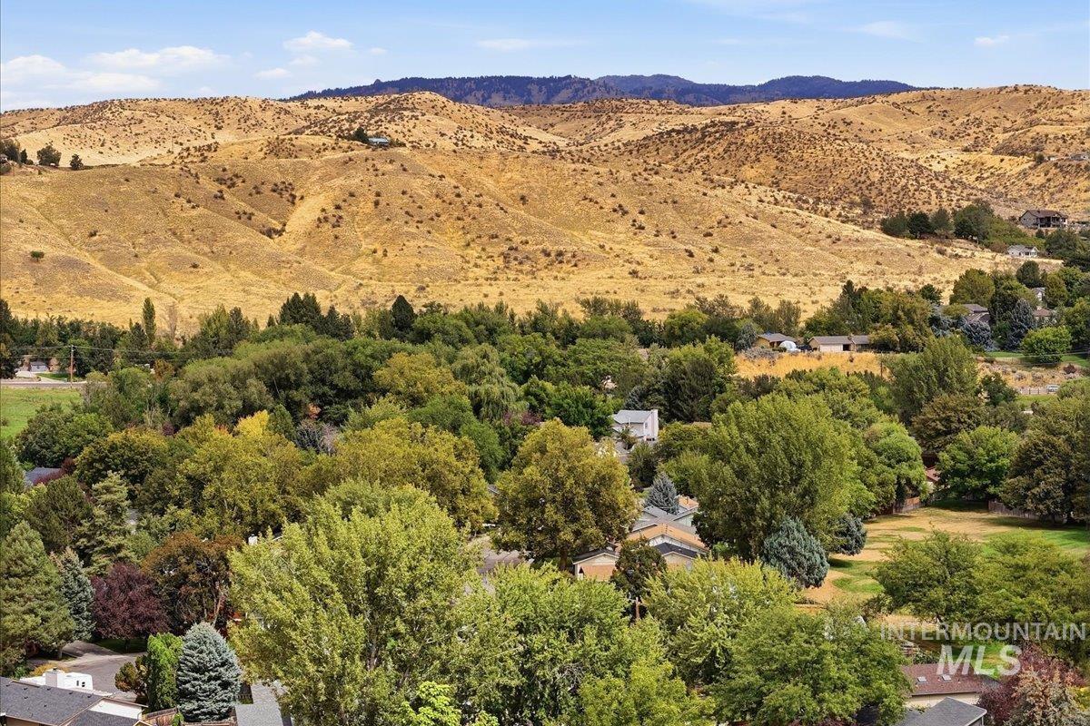 7429 W Lamplighter Street, Boise, Idaho 83714, 3 Bedrooms, 2.5 Bathrooms, Residential For Sale, Price $474,700,MLS 98999769