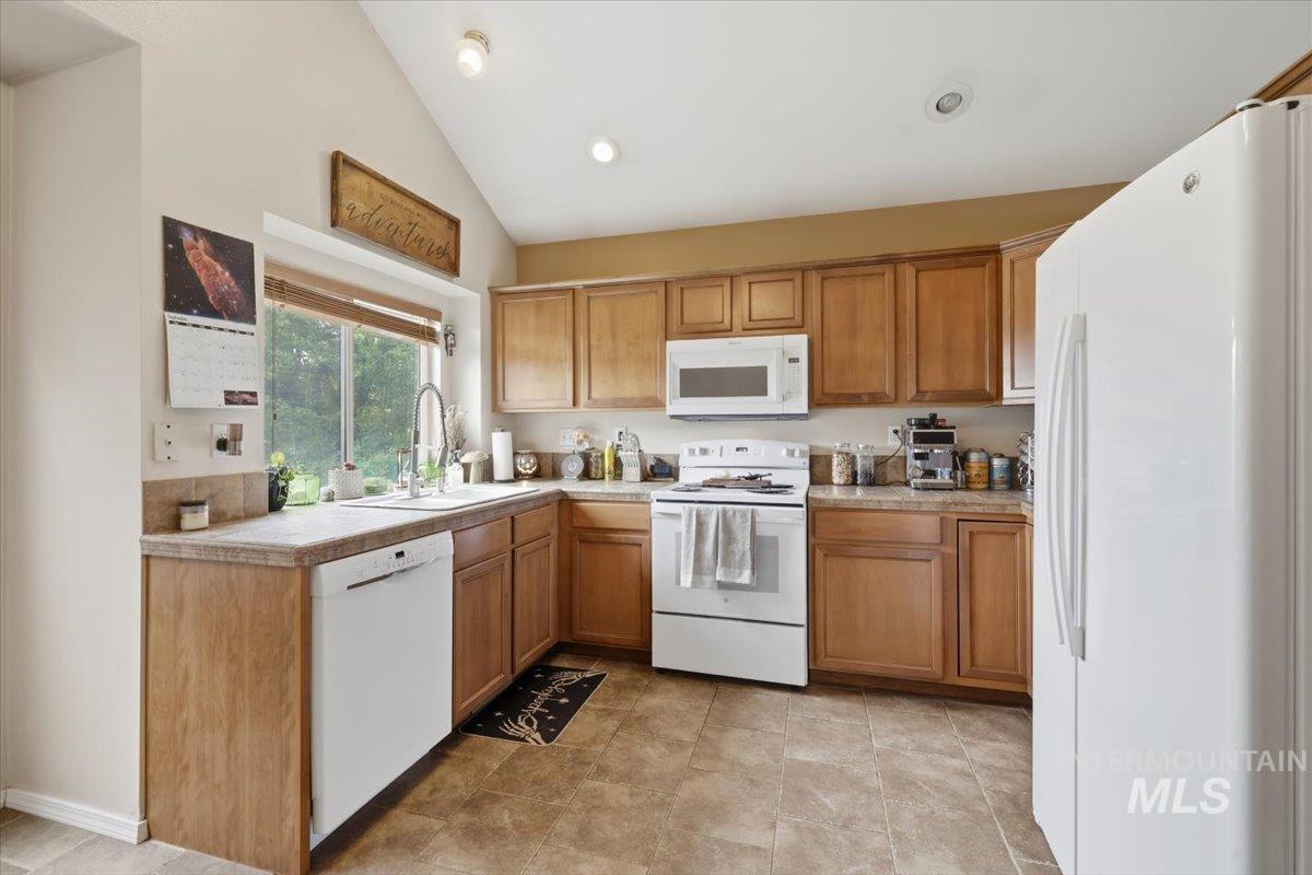 7429 W Lamplighter Street, Boise, Idaho 83714, 3 Bedrooms, 2.5 Bathrooms, Residential For Sale, Price $474,700,MLS 98999769