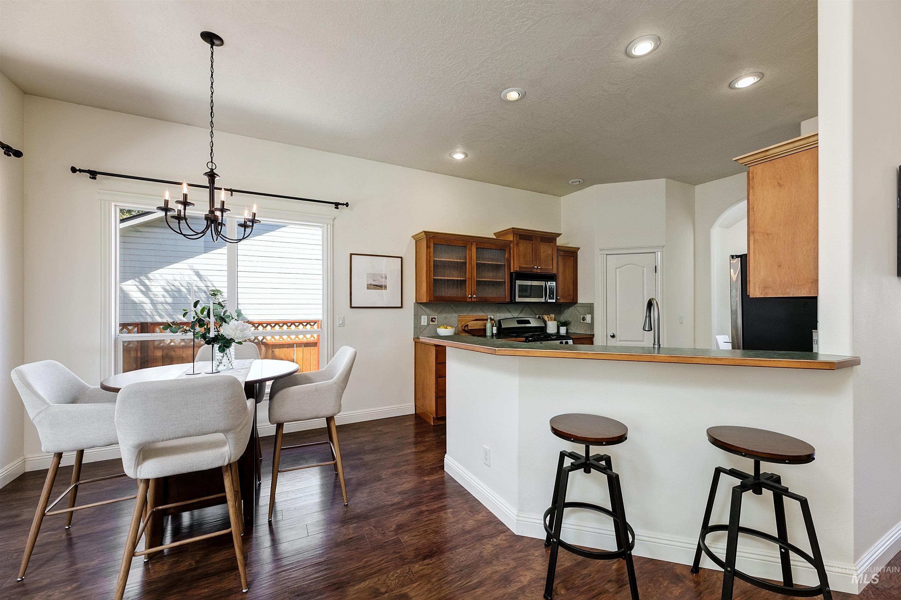 1075 N Falling Water Way, Eagle, Idaho 83616, 4 Bedrooms, 3 Bathrooms, Residential For Sale, Price $669,000,MLS 98999771