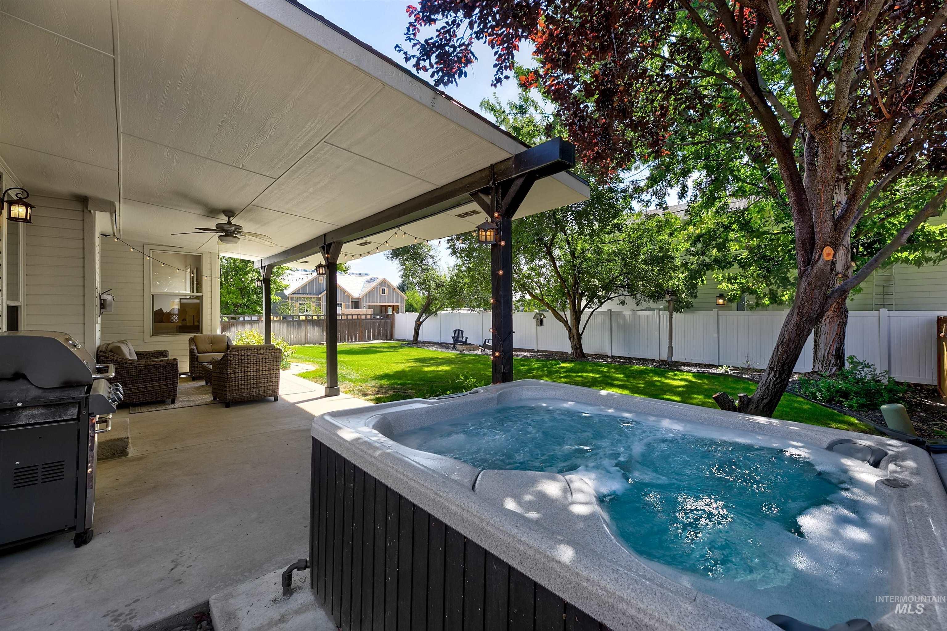 1075 N Falling Water Way, Eagle, Idaho 83616, 4 Bedrooms, 3 Bathrooms, Residential For Sale, Price $669,000,MLS 98999771