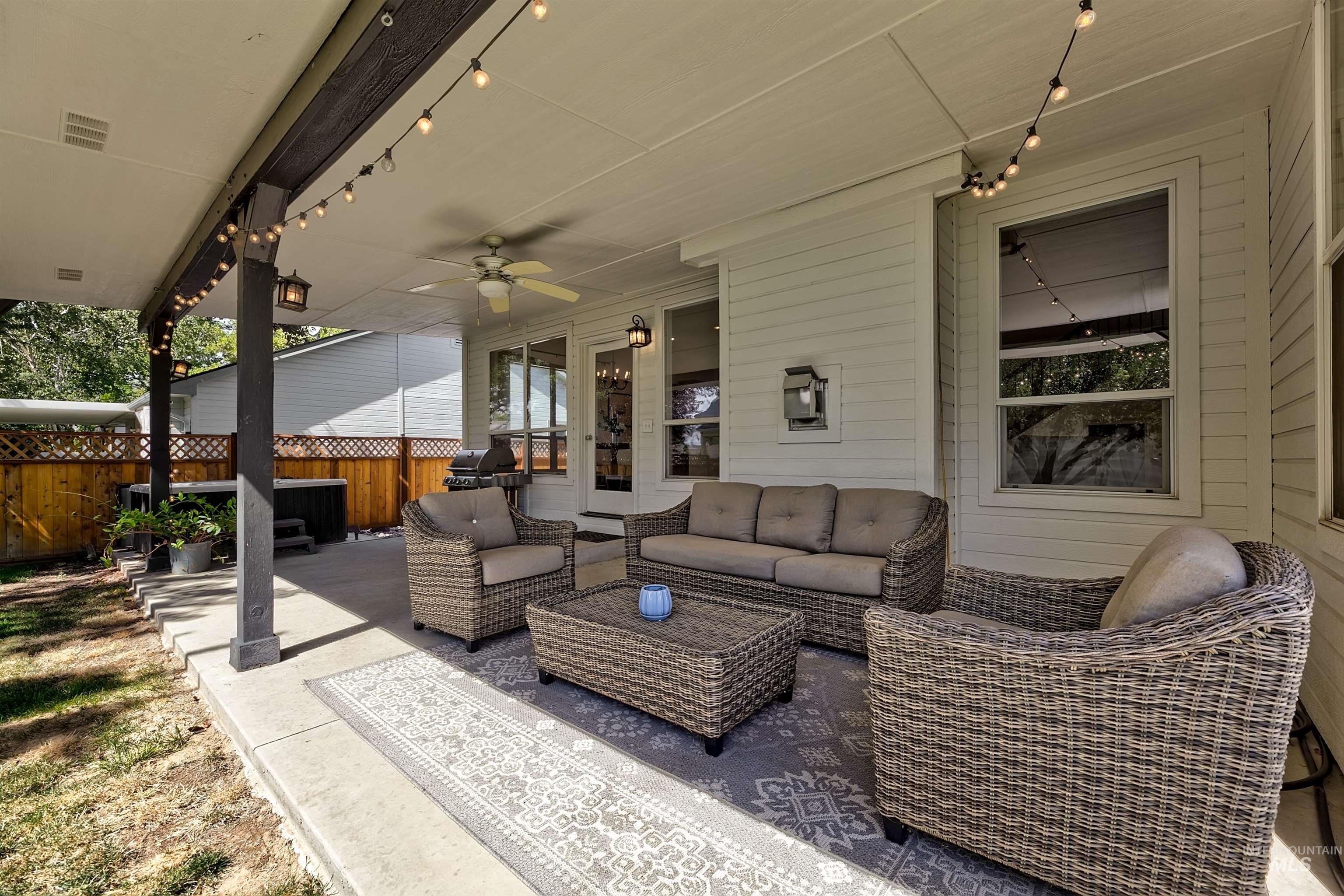 1075 N Falling Water Way, Eagle, Idaho 83616, 4 Bedrooms, 3 Bathrooms, Residential For Sale, Price $669,000,MLS 98999771