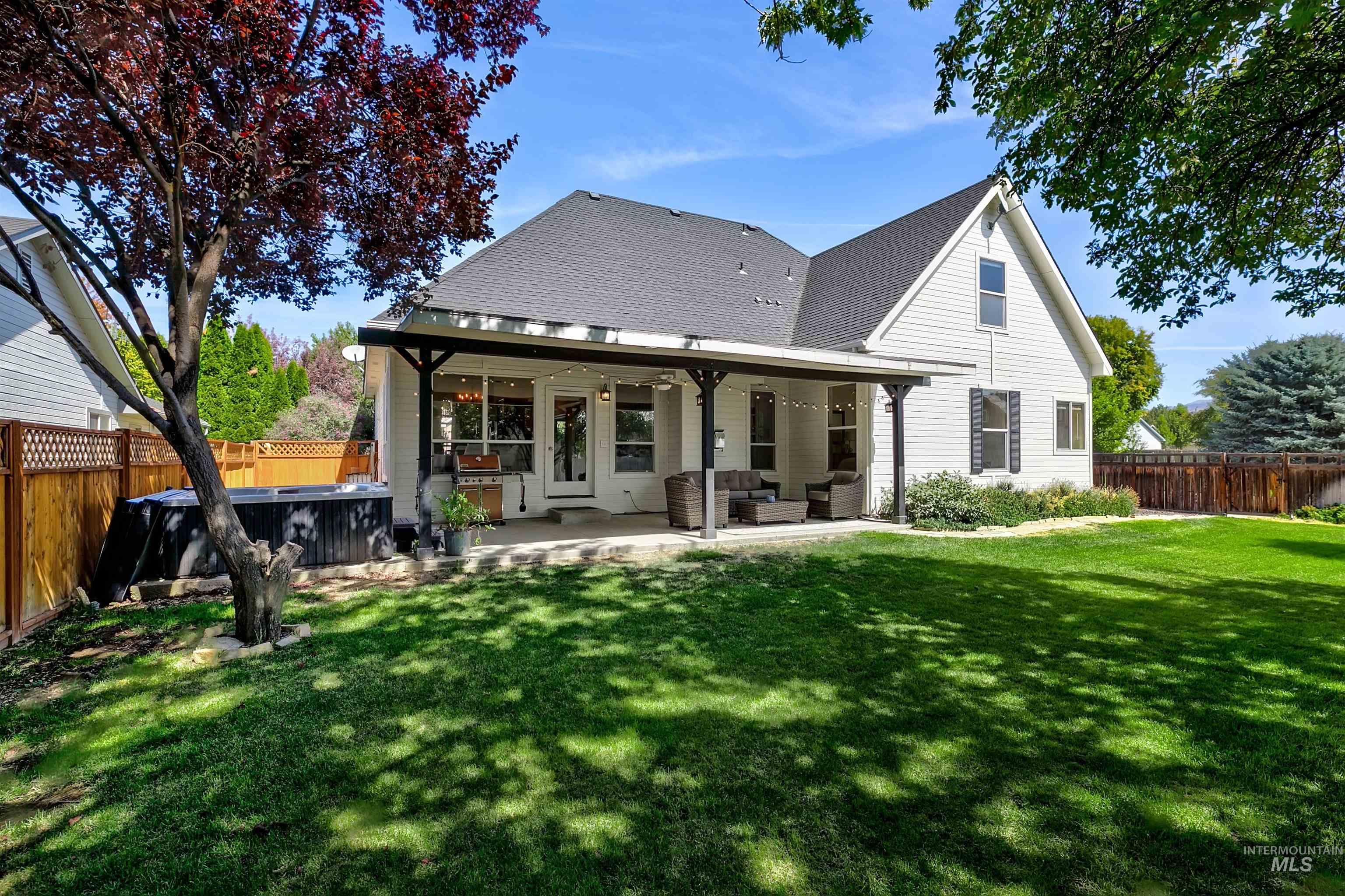 1075 N Falling Water Way, Eagle, Idaho 83616, 4 Bedrooms, 3 Bathrooms, Residential For Sale, Price $669,000,MLS 98999771