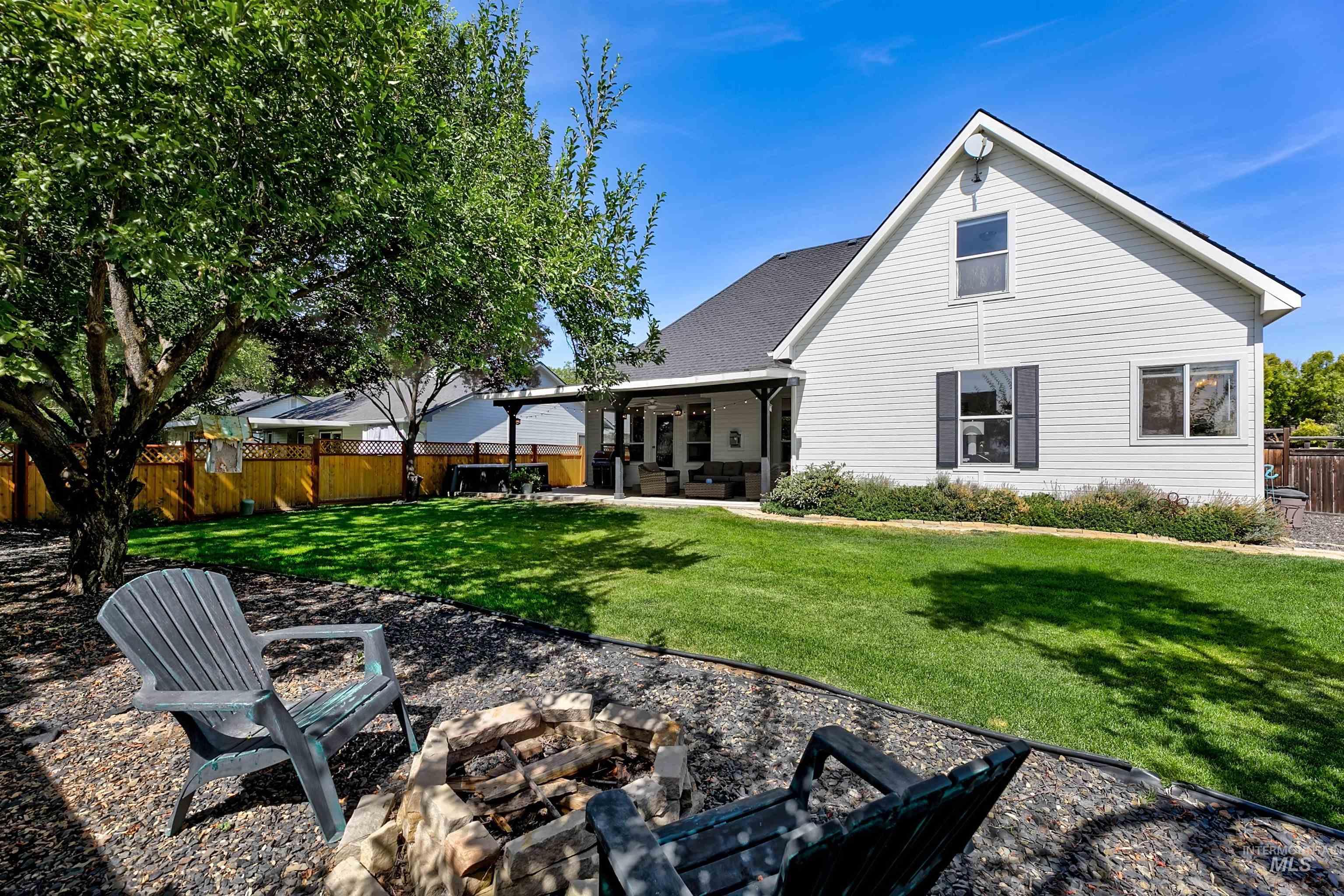 1075 N Falling Water Way, Eagle, Idaho 83616, 4 Bedrooms, 3 Bathrooms, Residential For Sale, Price $669,000,MLS 98999771