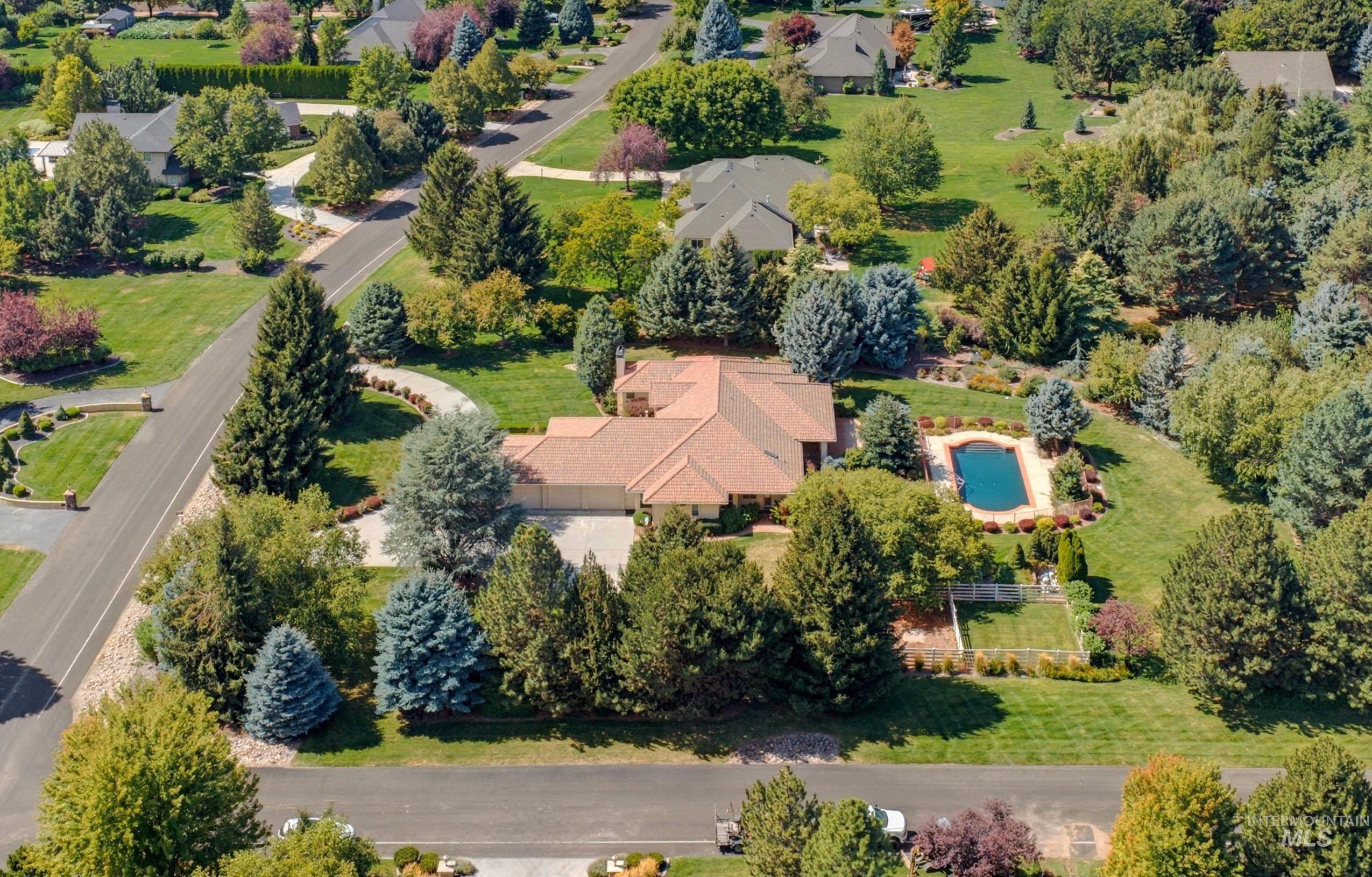 2554 W Sugar Crest Drive, Eagle, Idaho 83616, 4 Bedrooms, 3 Bathrooms, Residential For Sale, Price $1,599,000,MLS 98999773