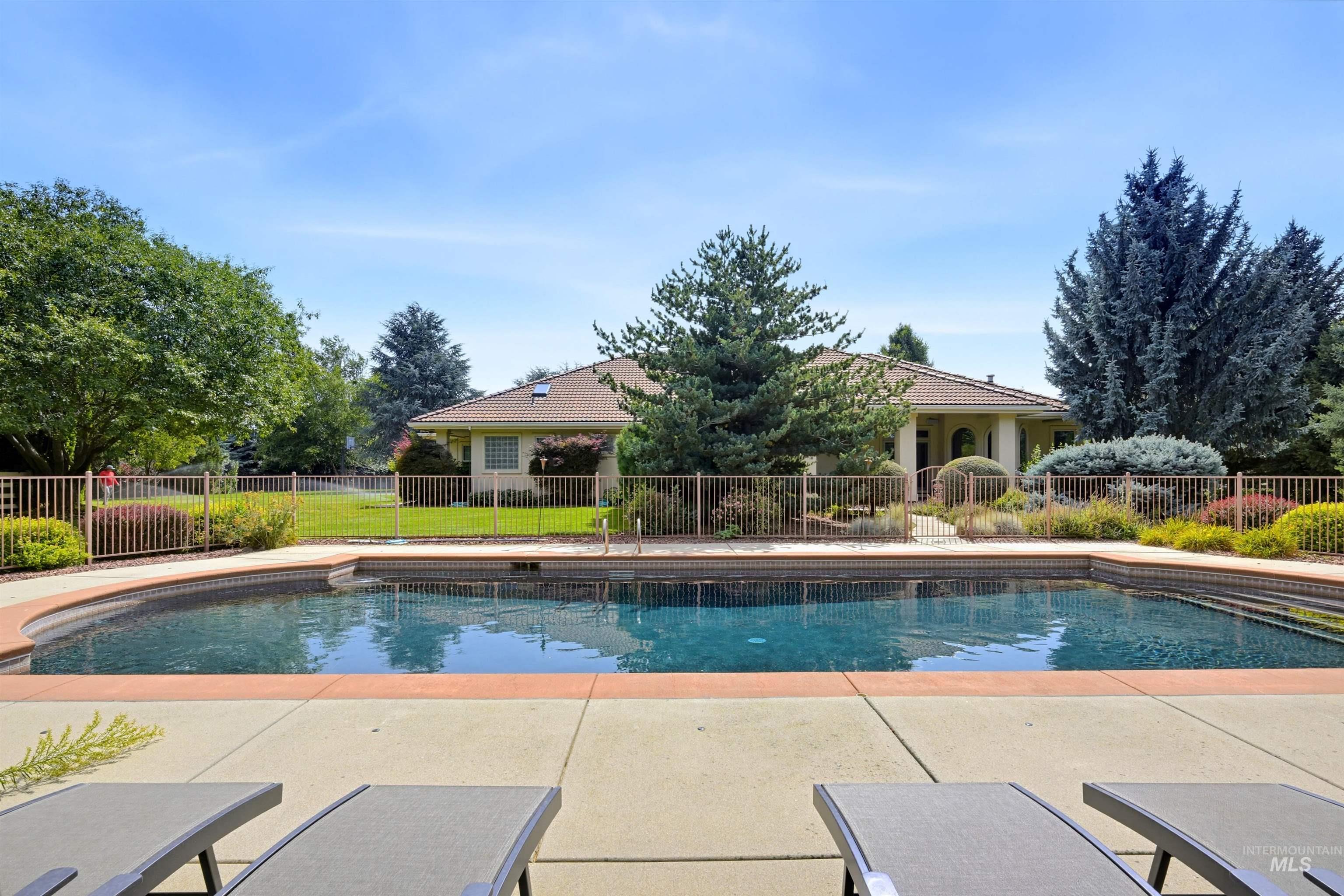 2554 W Sugar Crest Drive, Eagle, Idaho 83616, 4 Bedrooms, 3 Bathrooms, Residential For Sale, Price $1,599,000,MLS 98999773
