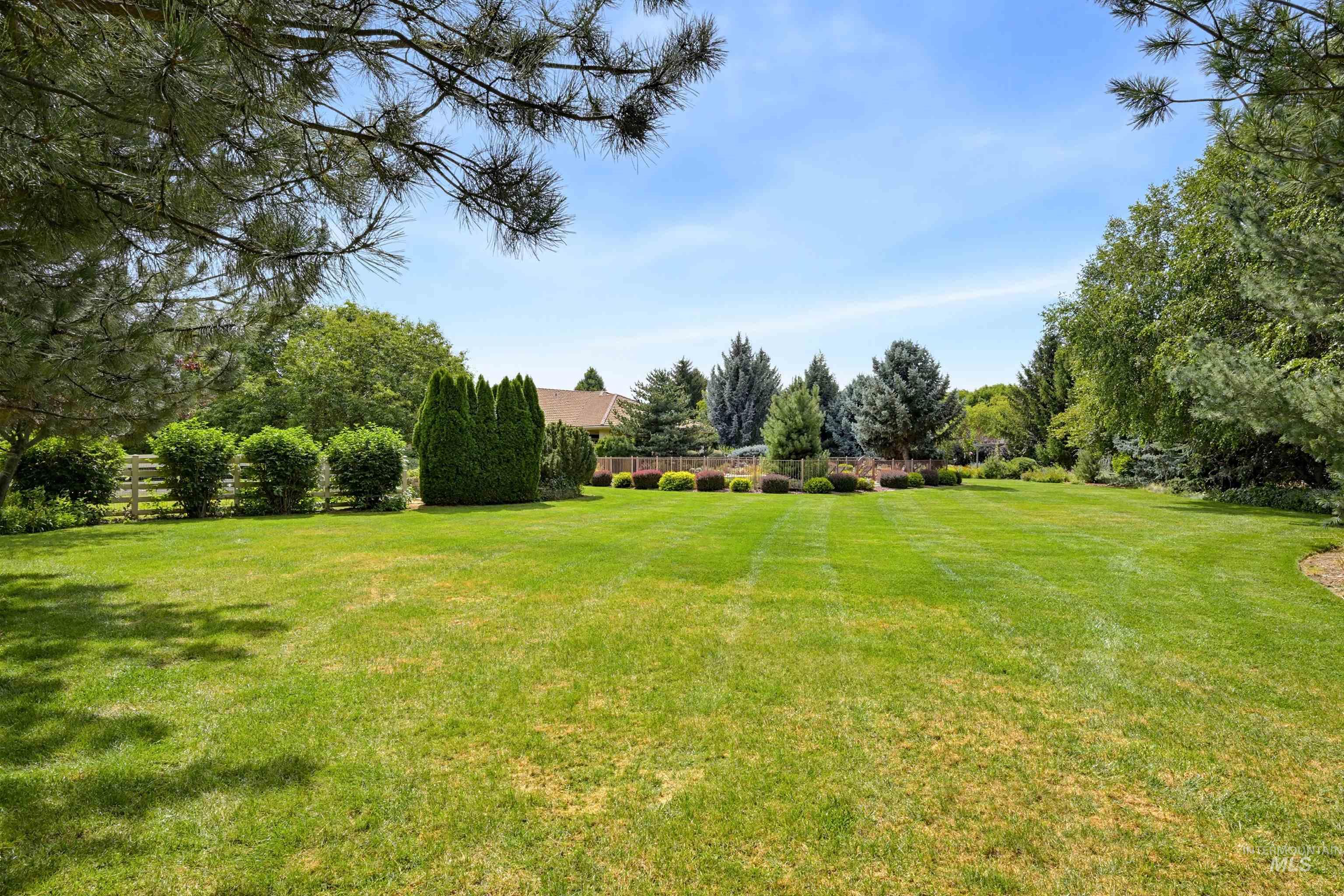 2554 W Sugar Crest Drive, Eagle, Idaho 83616, 4 Bedrooms, 3 Bathrooms, Residential For Sale, Price $1,599,000,MLS 98999773
