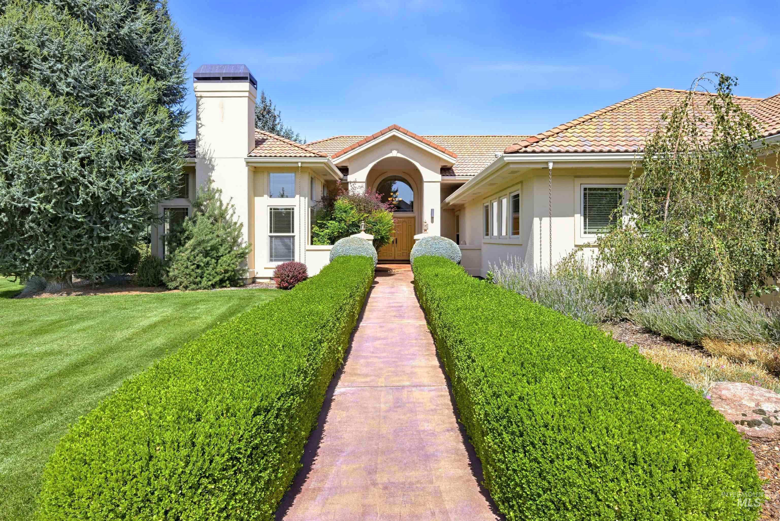 2554 W Sugar Crest Drive, Eagle, Idaho 83616, 4 Bedrooms, 3 Bathrooms, Residential For Sale, Price $1,599,000,MLS 98999773